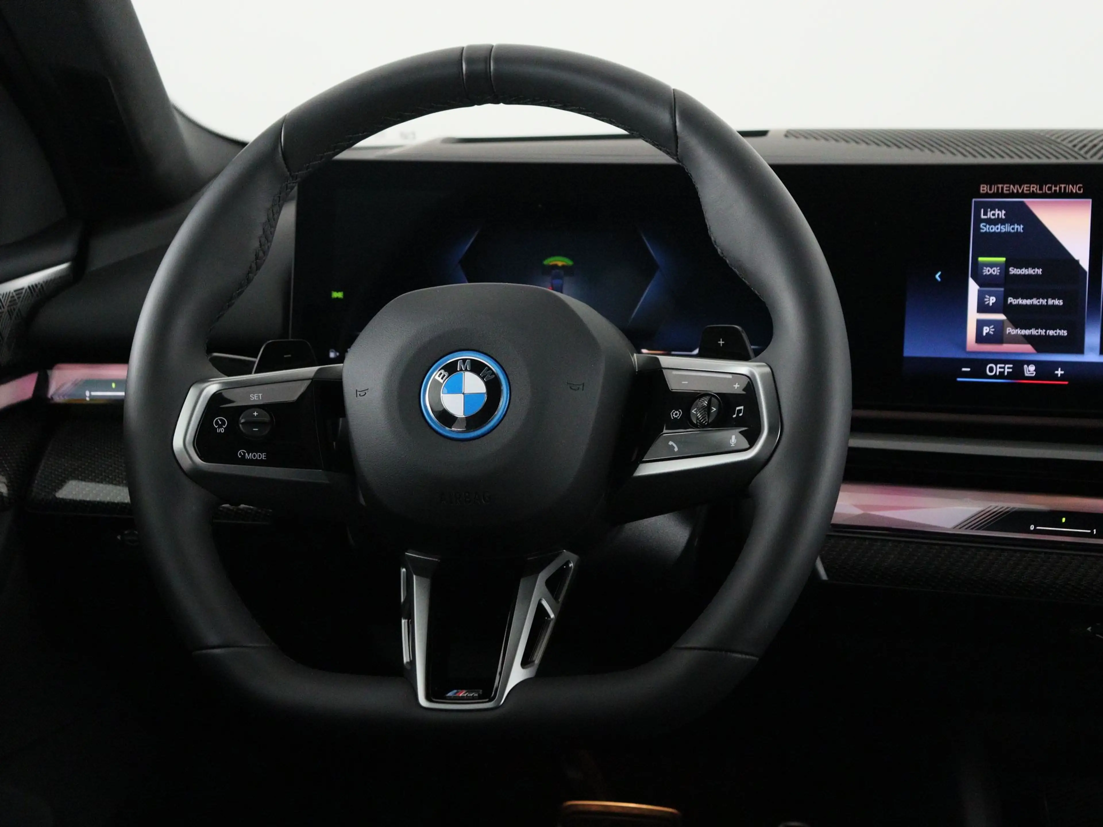BMW 550 5 Serie 550e xDrive — photo 2