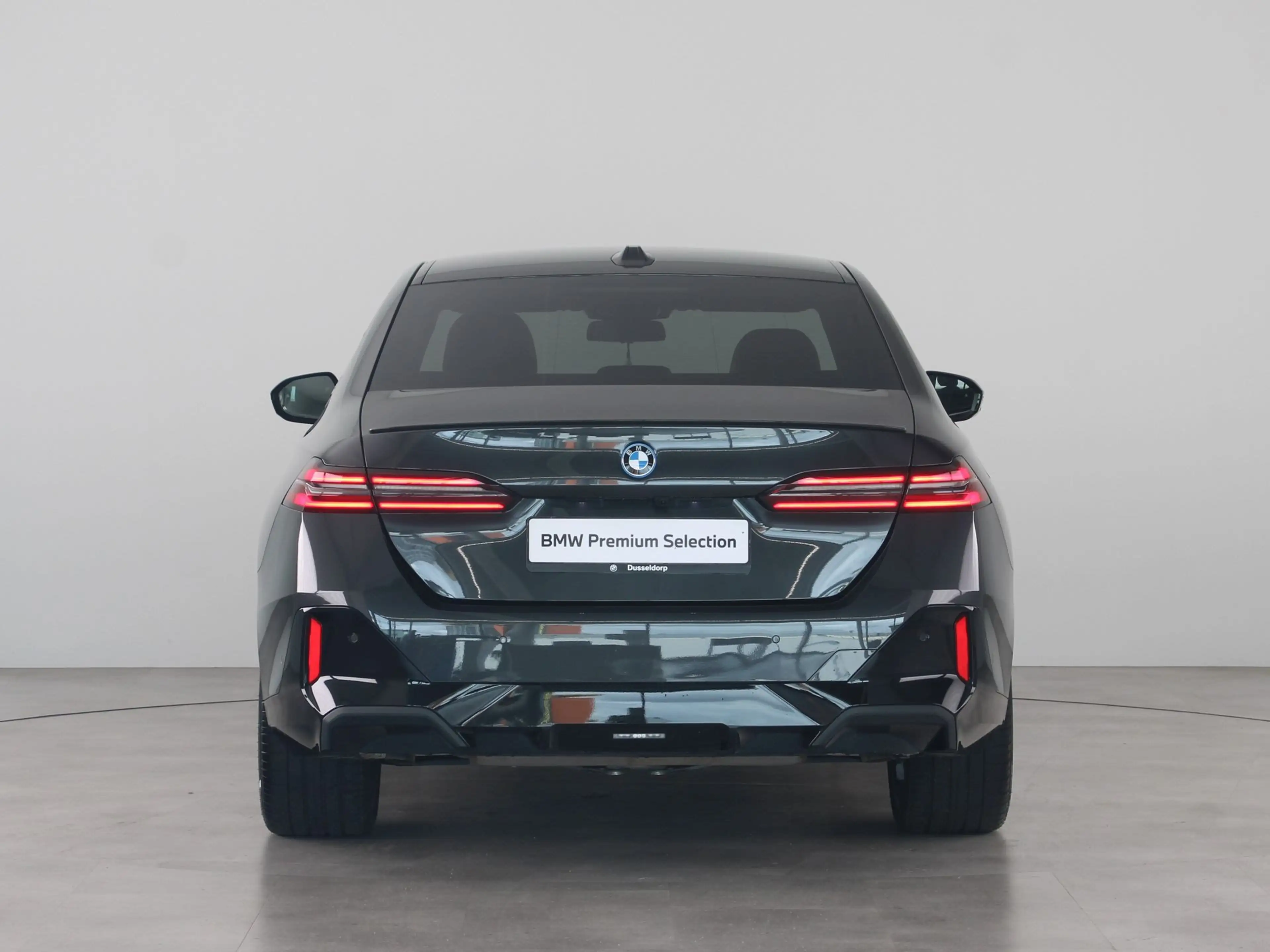 BMW 550 5 Serie 550e xDrive — photo 11