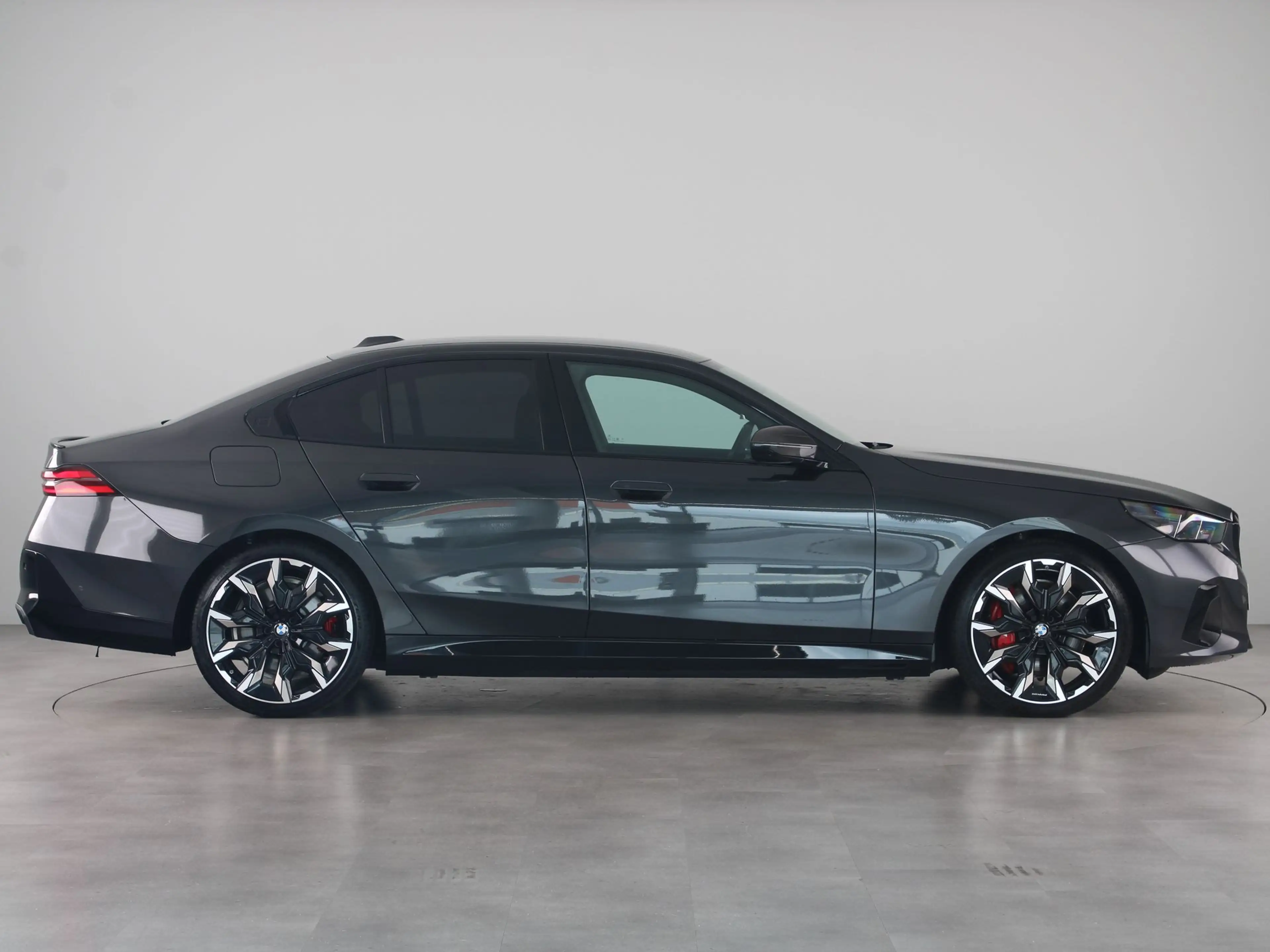 BMW 550 5 Serie 550e xDrive — photo 9