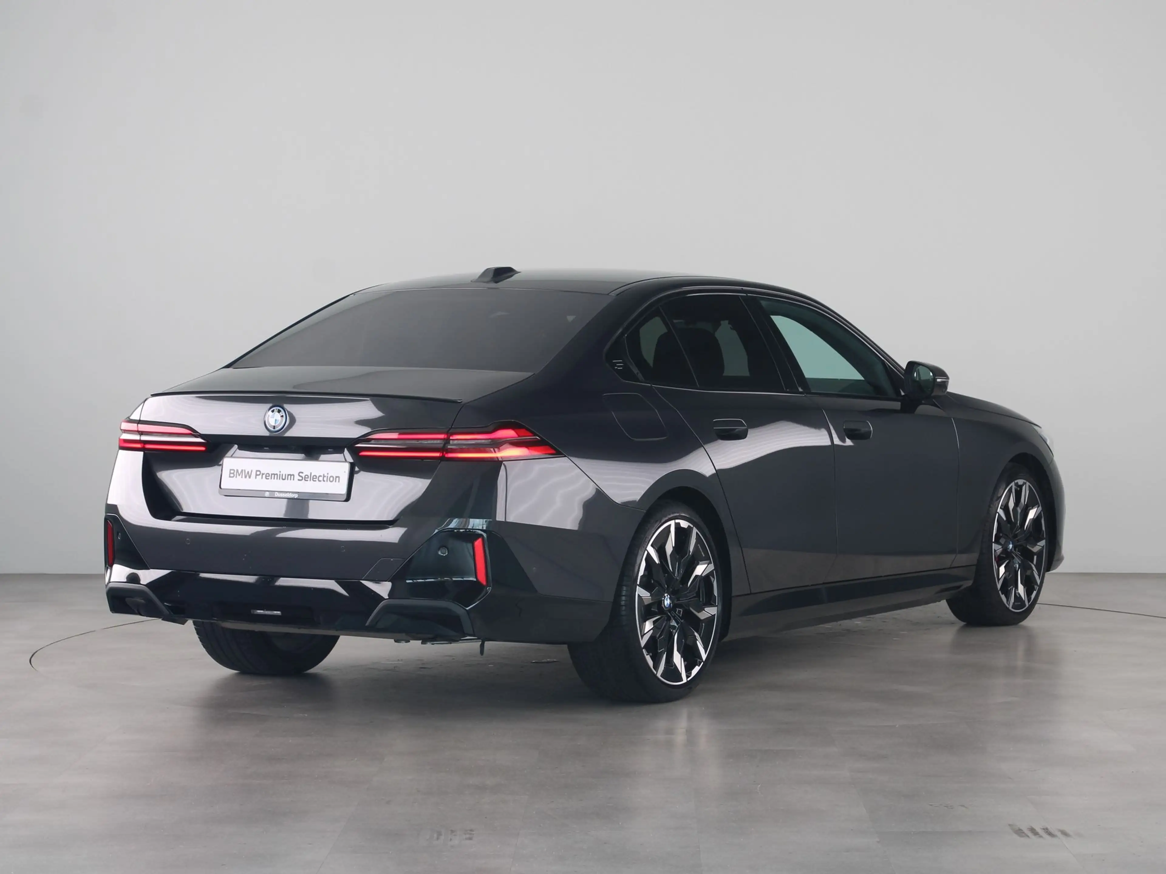 BMW 550 5 Serie 550e xDrive — photo 10