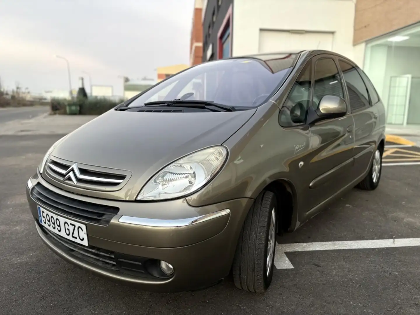Citroen Xsara Picasso 1.6HDi Exclusive 07 92 Marrón - 2
