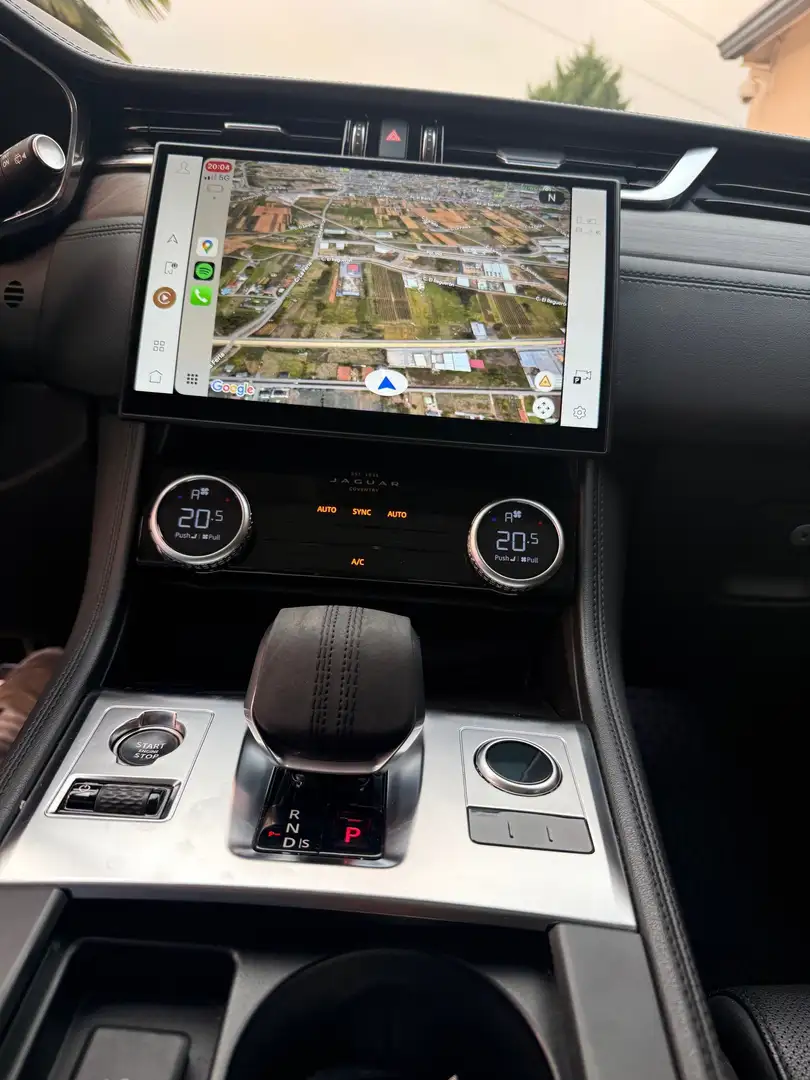 Jaguar F-Pace F-Pace 2.0i4D Prestige Aut. AWD 240 Prestige Noir - 1