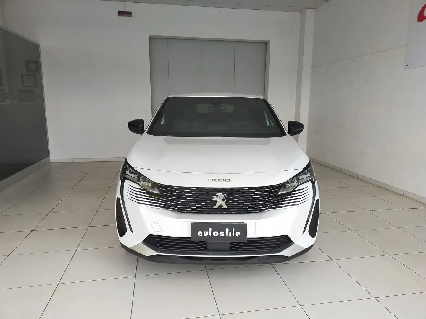 Peugeot 3008 BlueHDi 130 S&S EAT8 Allure Pack KM0 Белый - 2
