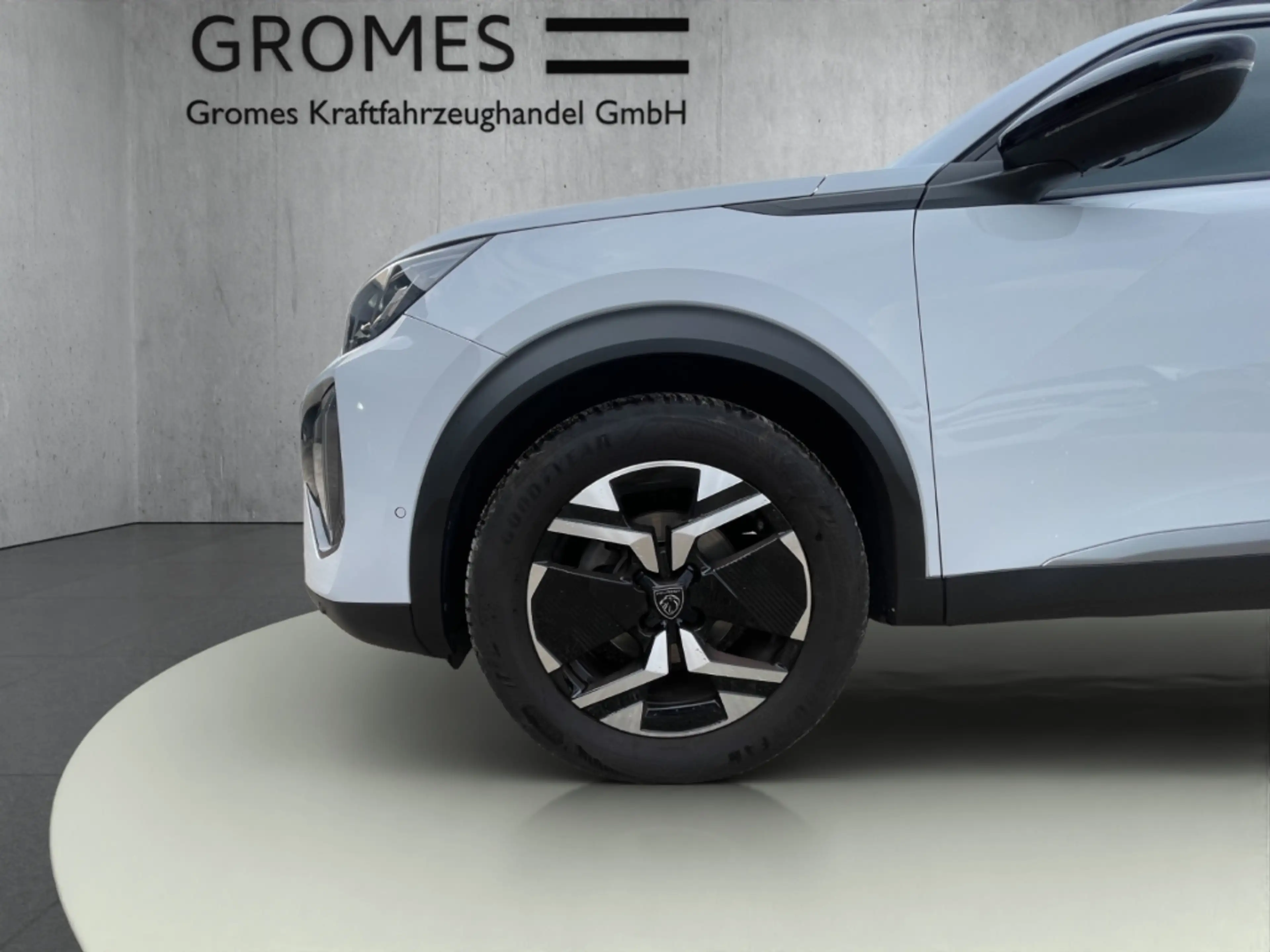 Peugeot 2008 Allure PT130 EAT8 LED CarPlay Navi R-Kamera Sitzhz — photo 11