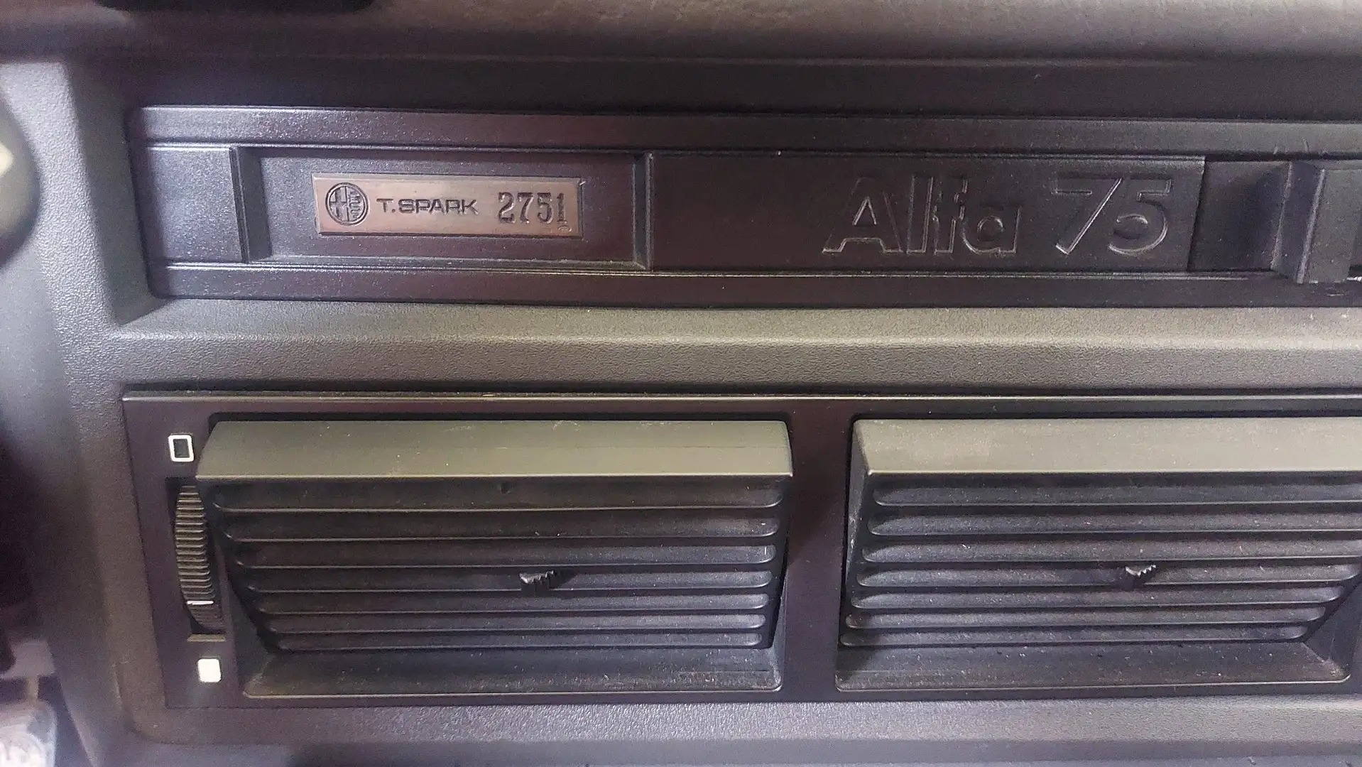 Alfa Romeo 75 2.0i ts ASN - 2