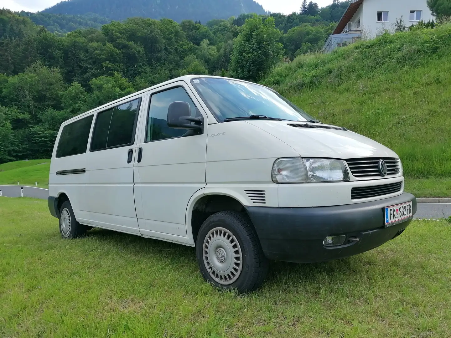 Volkswagen T4 Caravelle Caravelle 3-3-3 lg. Syncro 2,5 TDI Weiß - 2