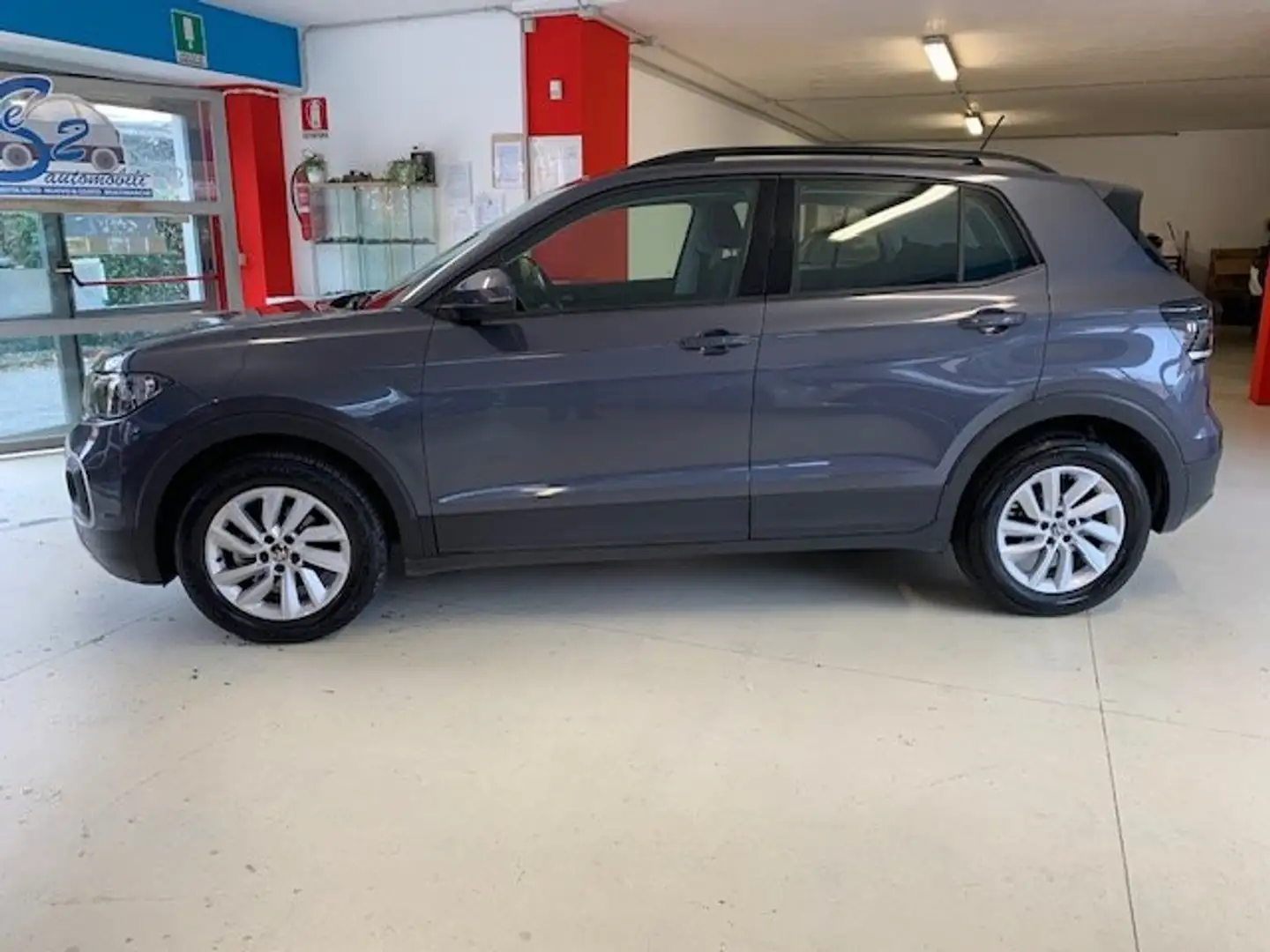 Volkswagen T-Cross T-CROSS-2022-1.0-TSI STYLE 110 CV-DSG. Grau - 2