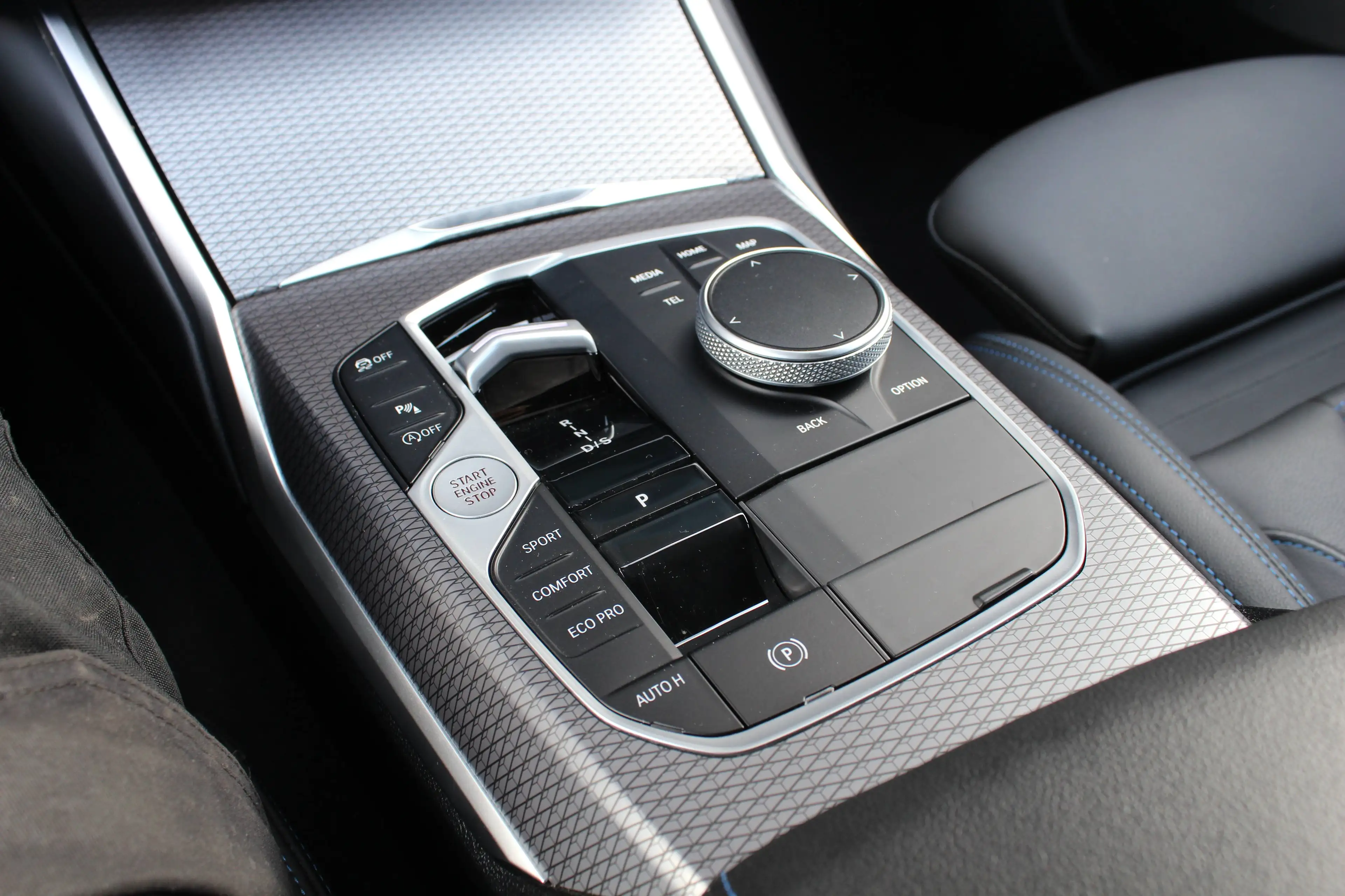 BMW 318 Touring LCi2 M Sport | Leder M Sportstoelen | 848M | Comfort Access | Curved Display — photo 28