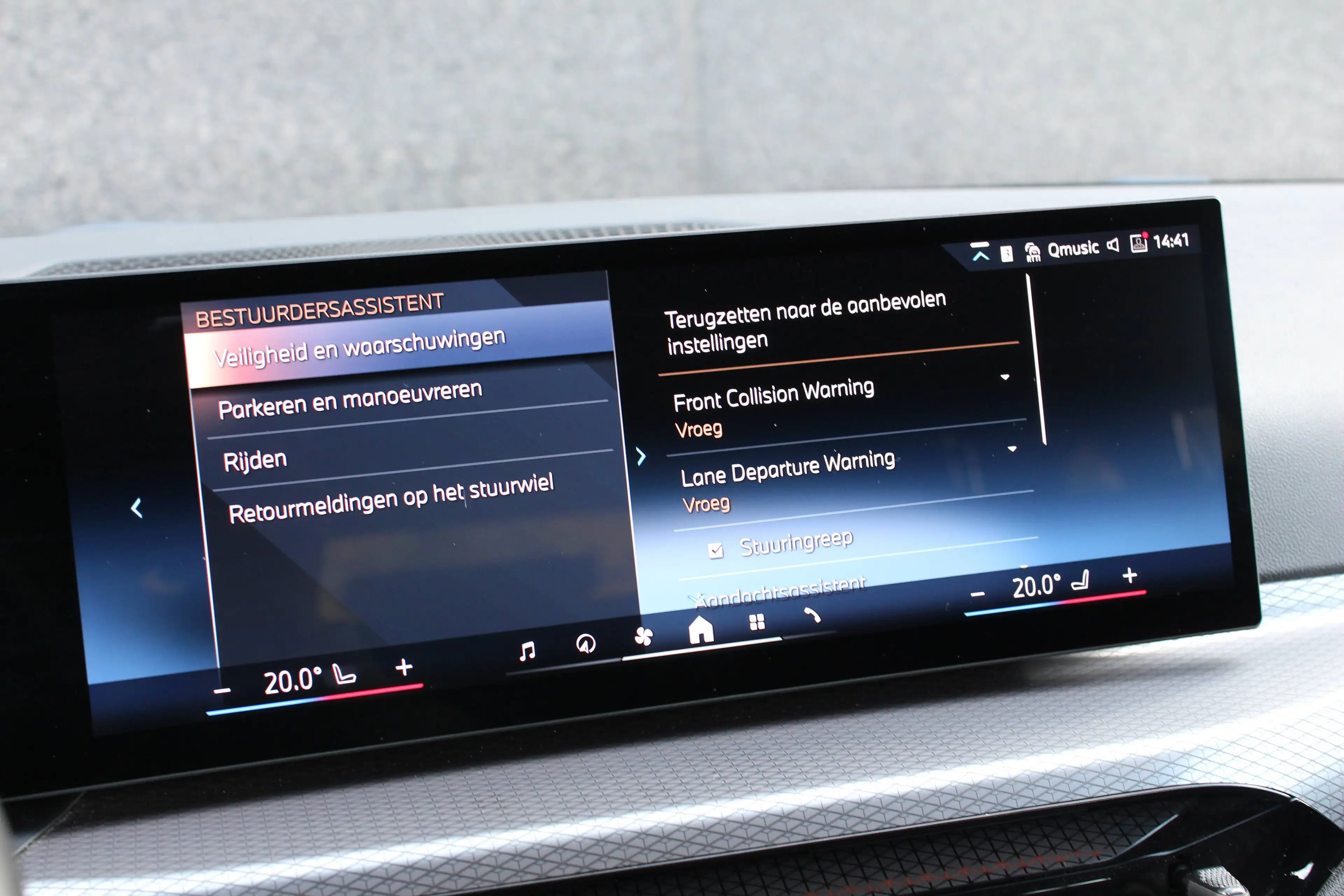 BMW 318 Touring LCi2 M Sport | Leder M Sportstoelen | 848M | Comfort Access | Curved Display — photo 32