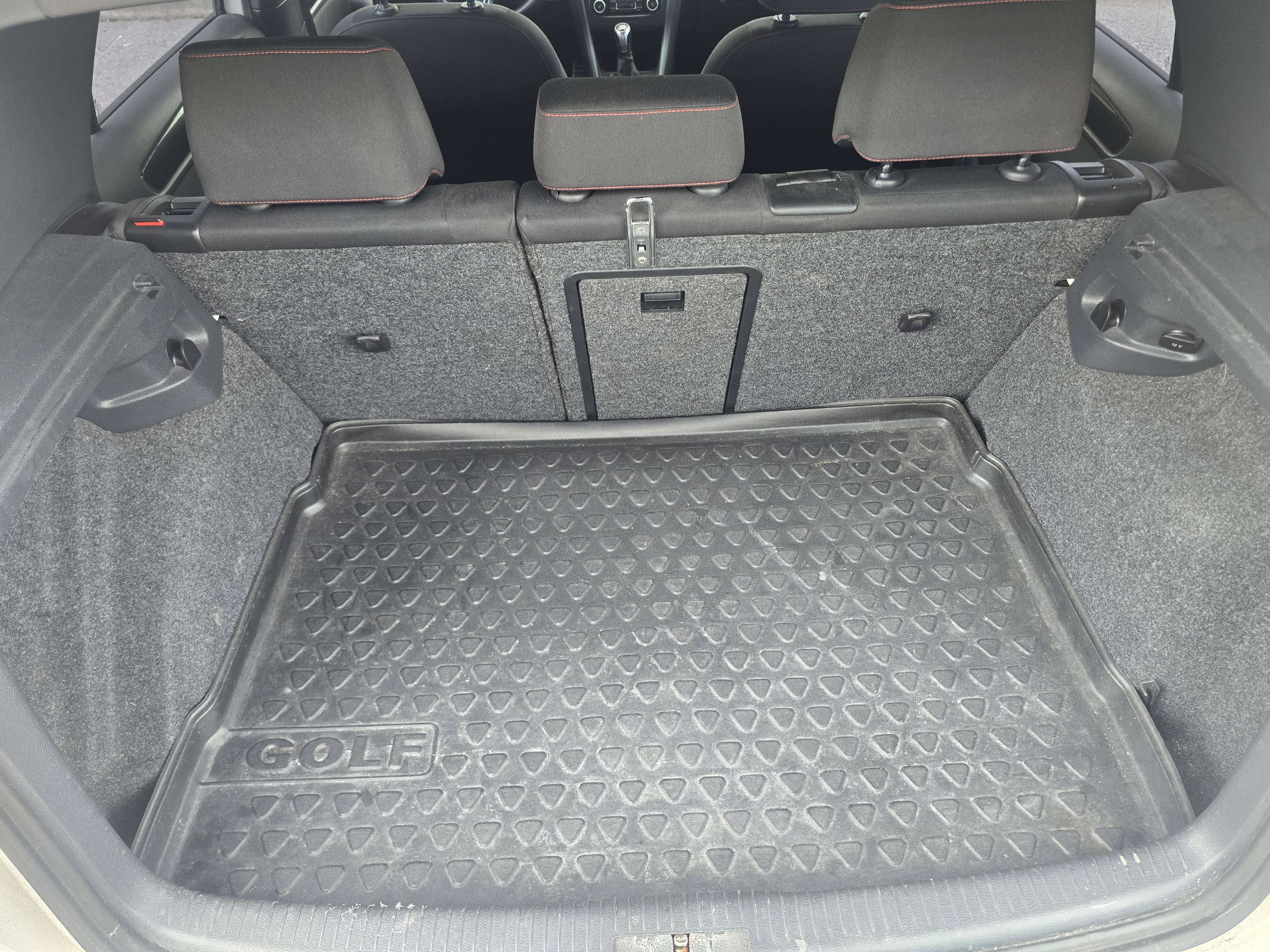 2011 Volkswagen Golf GTI GTI thumb 10