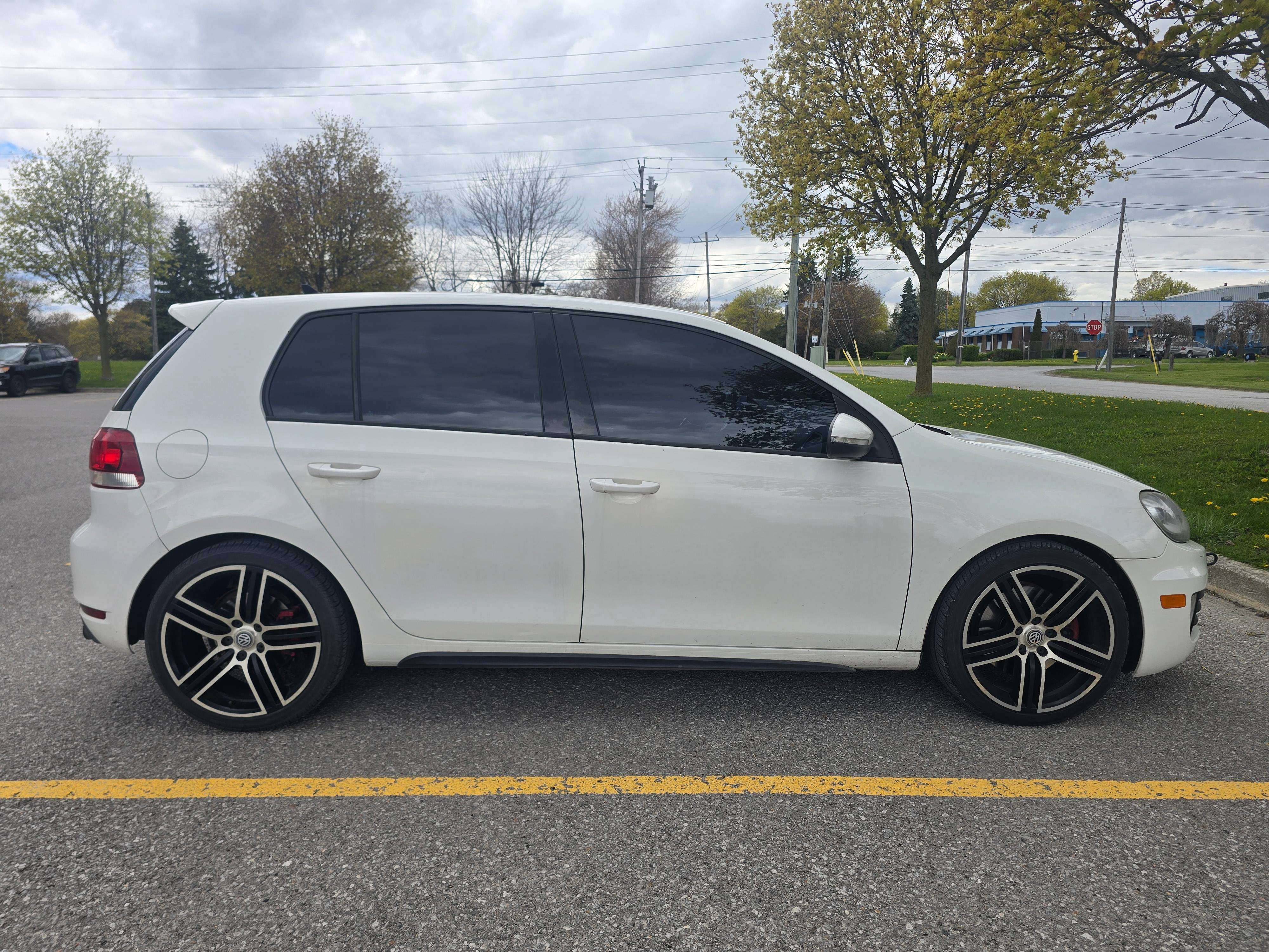 2011 Volkswagen Golf GTI GTI thumb 6