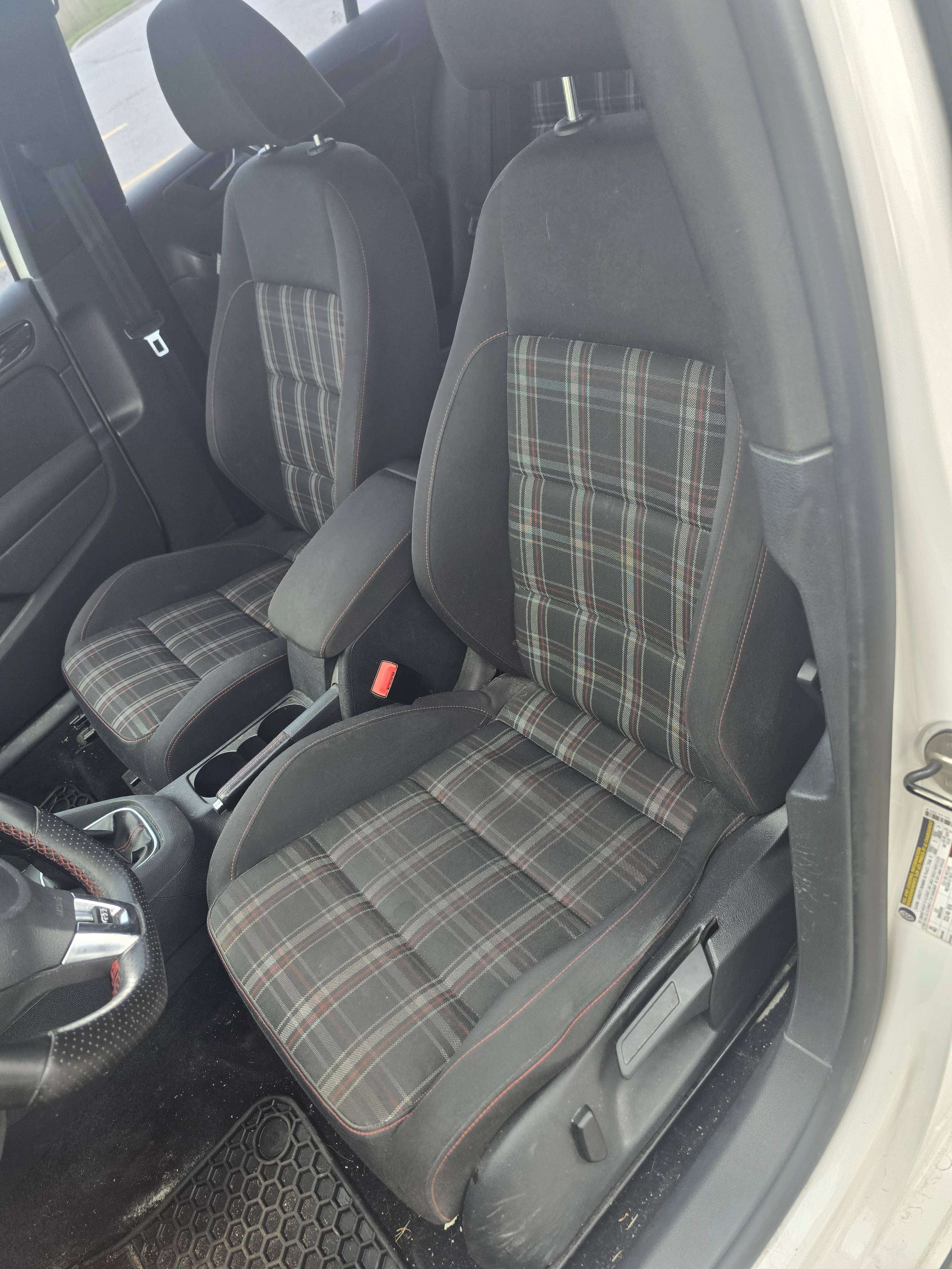 2011 Volkswagen Golf GTI GTI thumb 13