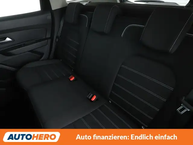 Dacia Duster view 14