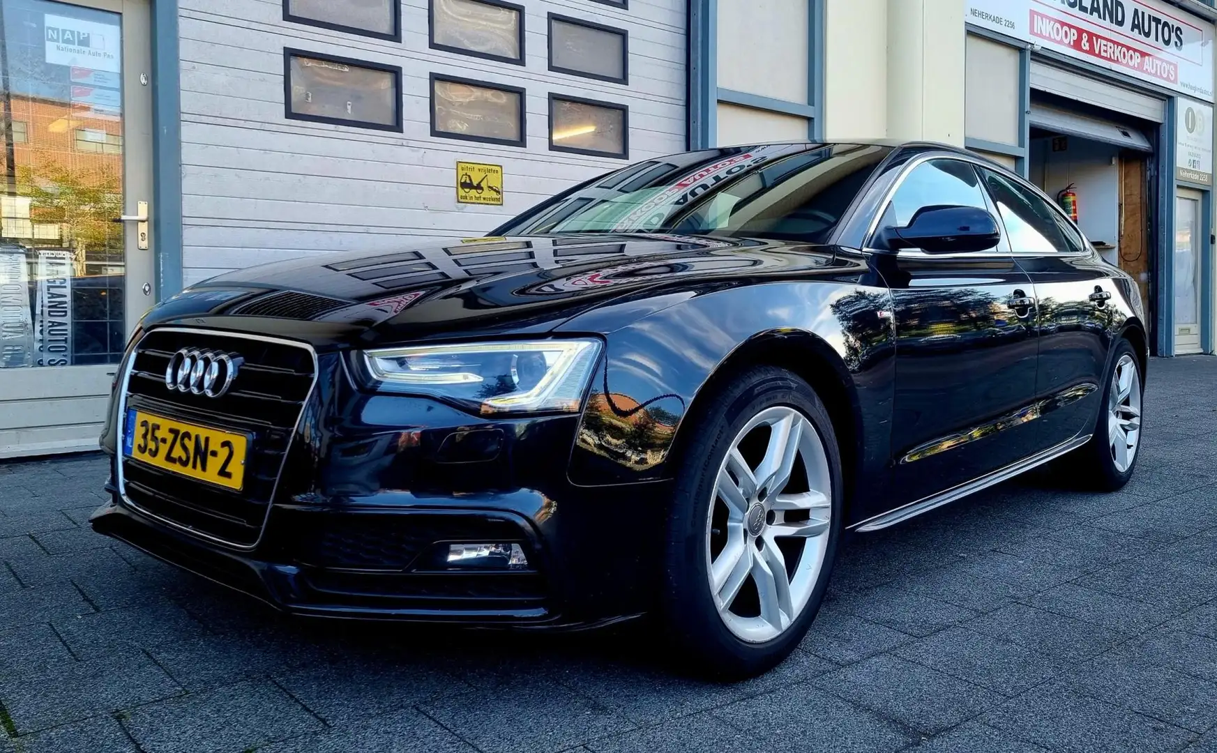 Audi A5 Sportback 1.8 TFSI S-Line Edition Automaat Zwart - 2