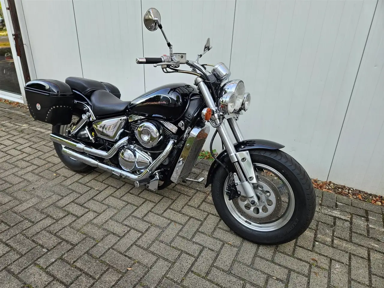 Suzuki VZ 800