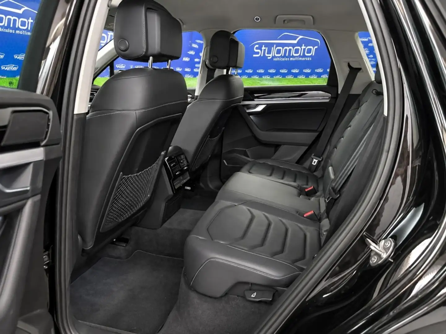 Volkswagen Touareg 3.0TDI V6 Premium Tiptronic Elegance 4M 210kW Negro - 2
