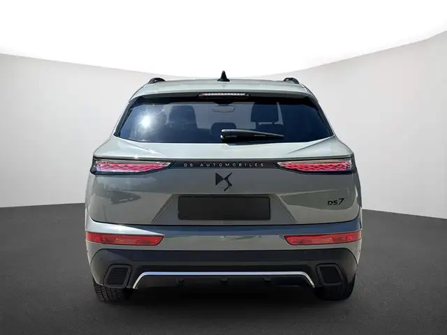 DS Automobiles DS 7 view 4
