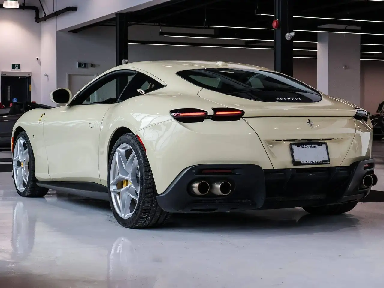 Ferrari Roma снимка Ferrari Roma