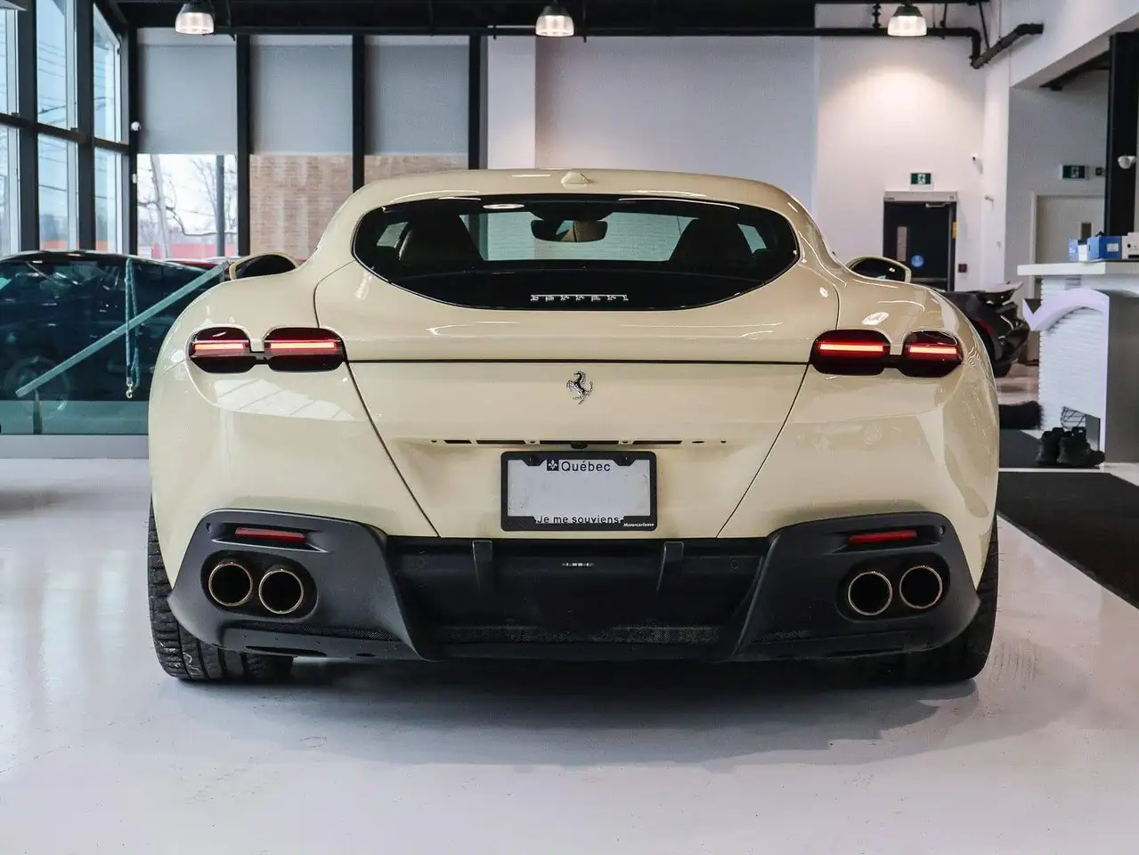 Ferrari Roma снимка Ferrari Roma