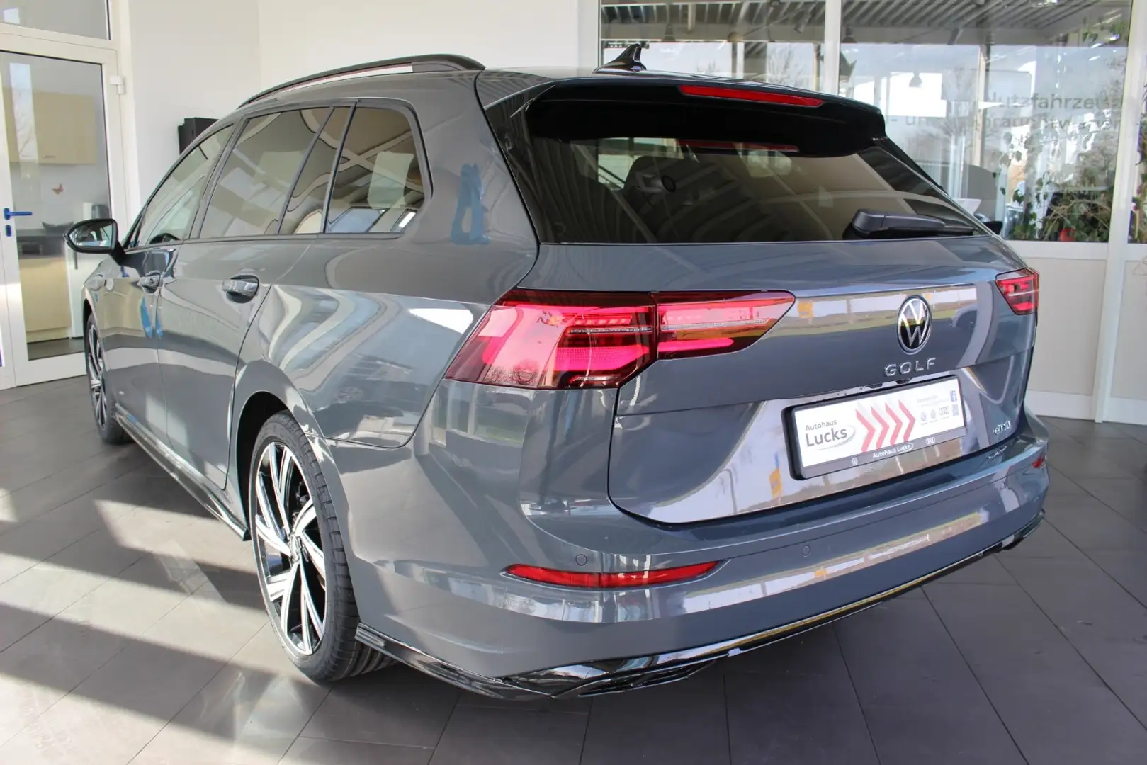 Volkswagen Golf Variant R-Line 1.5 eTSI DSG Pano AHK Harman Gris - 2