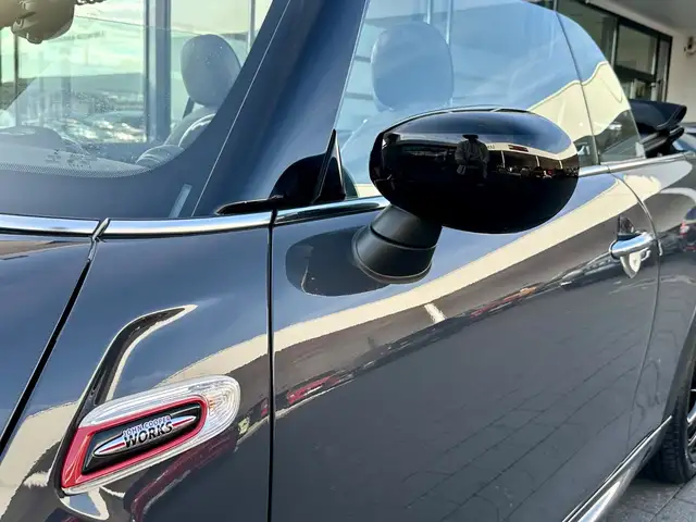 Mini Cooper view 10