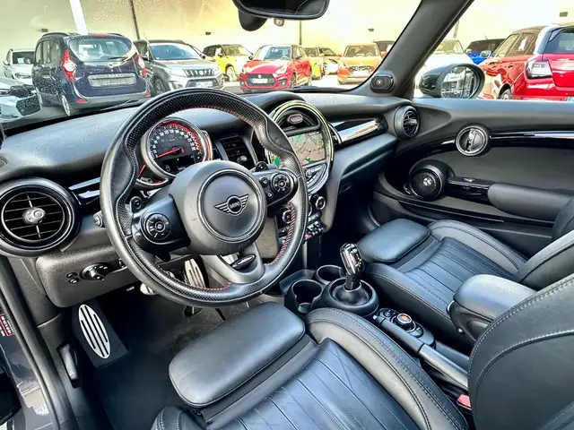 Mini Cooper view 15