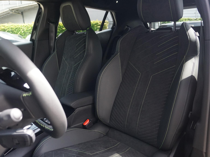 Peugeot e-2008 EV GT Avantage 54 kWh — photo 13
