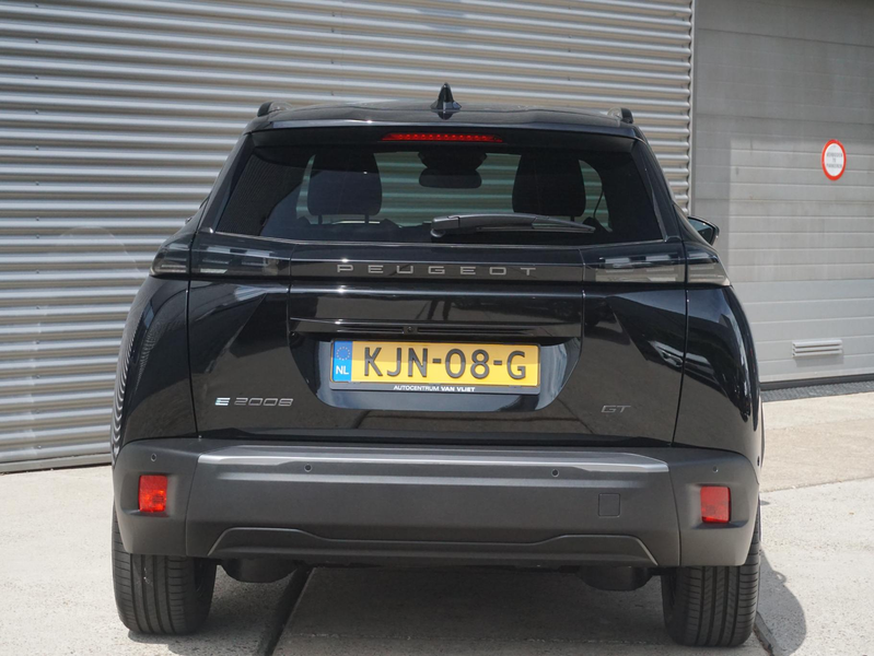 Peugeot e-2008 EV GT Avantage 54 kWh — photo 6