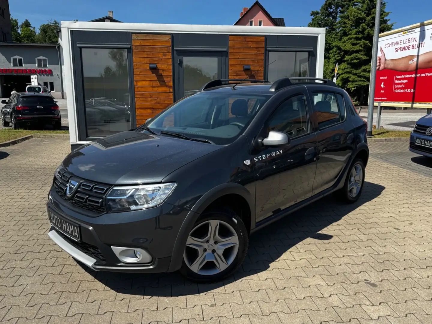 Dacia Sandero Stepway Ambiance 90PS *KLIMA*AHK* Grau - 1