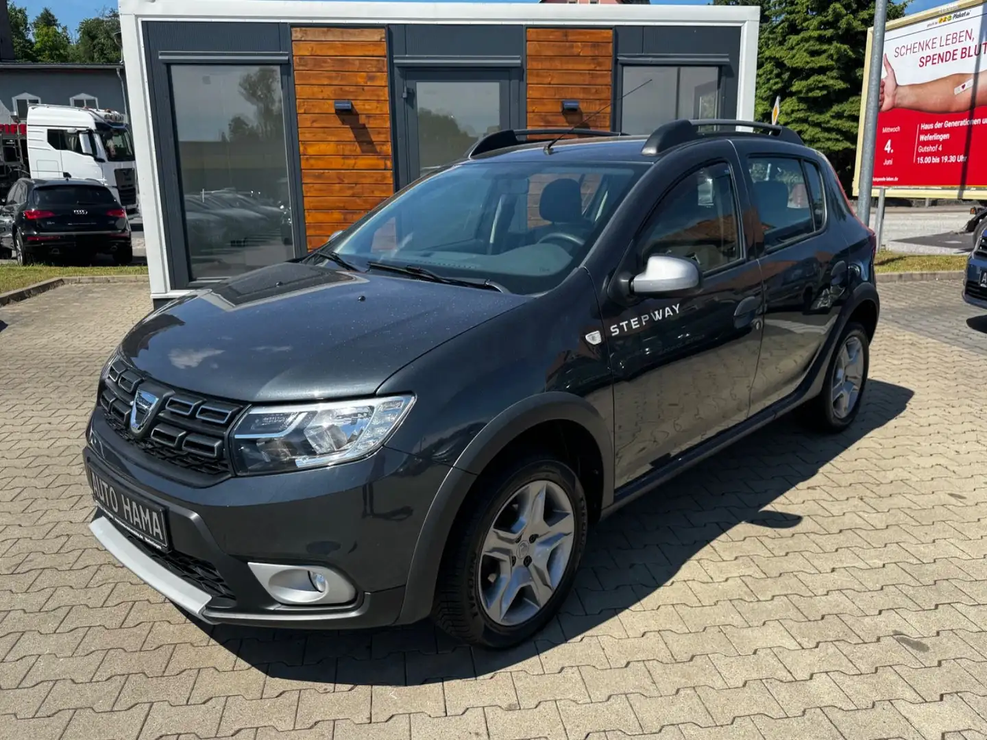 Dacia Sandero Stepway Ambiance 90PS *KLIMA*AHK* Grau - 2