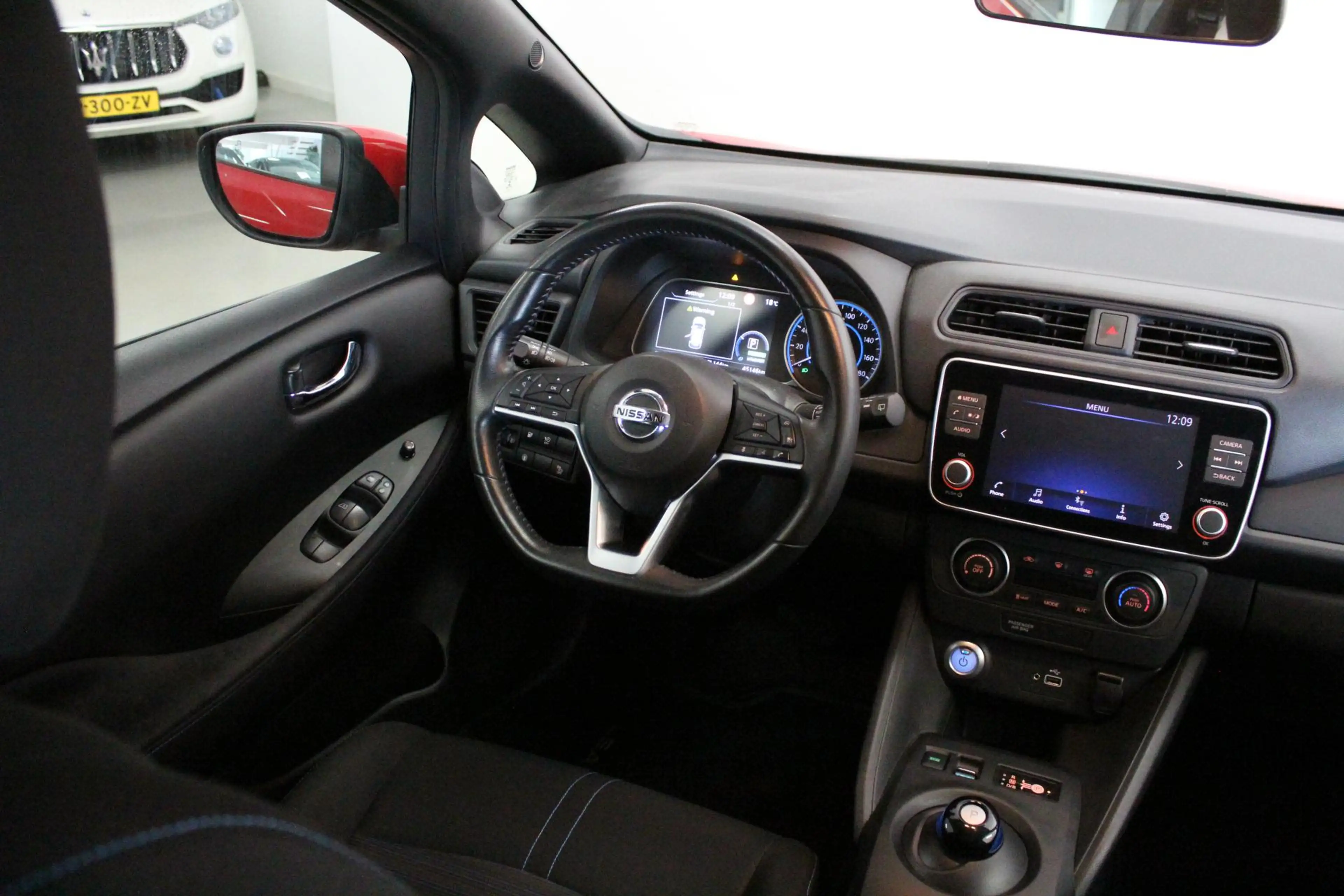 Nissan Leaf Acenta 40 kWh | NL-AUTO+N.A.P! | CARPLAY | 16'LMV — photo 13