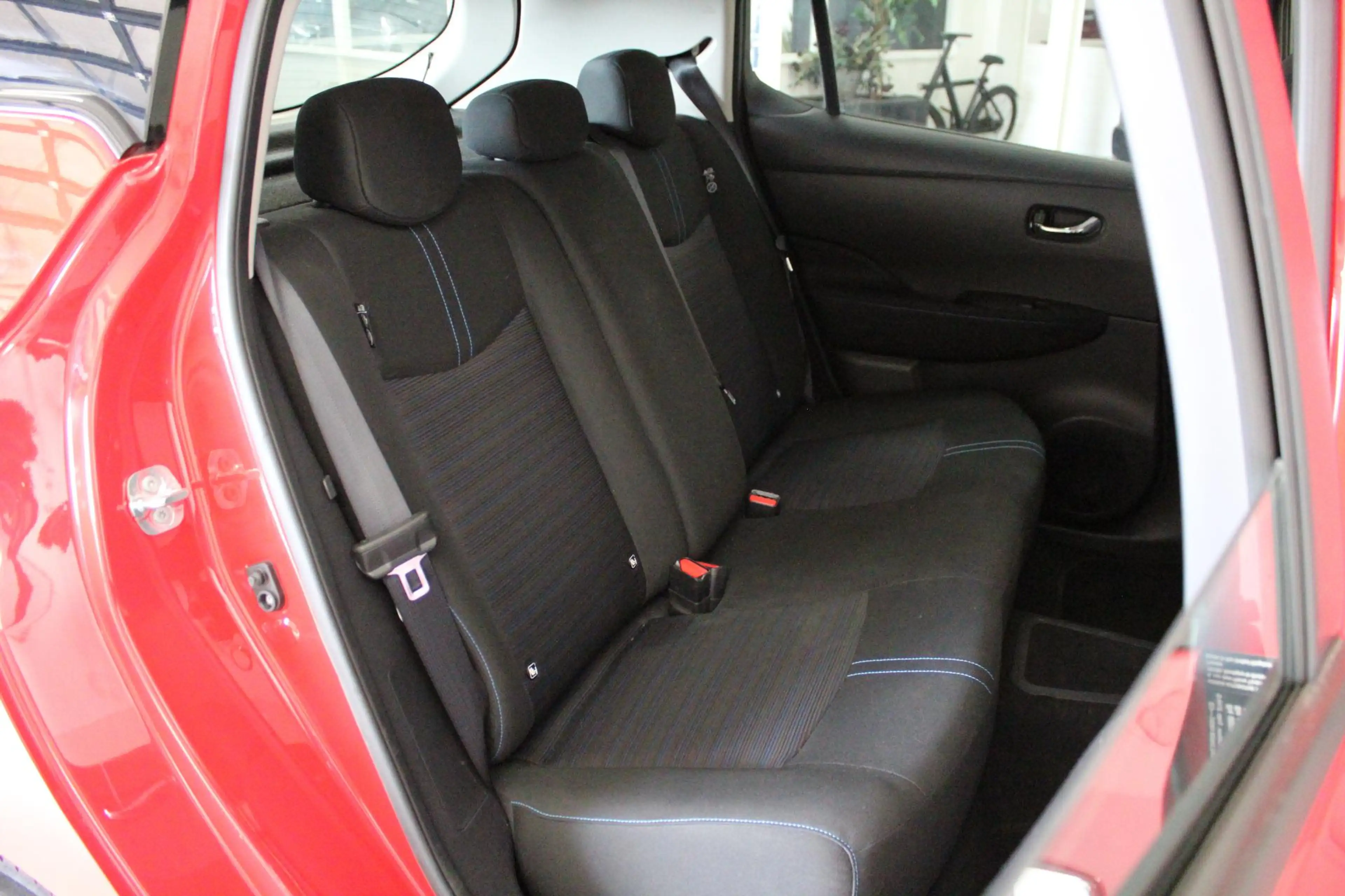 Nissan Leaf Acenta 40 kWh | NL-AUTO+N.A.P! | CARPLAY | 16'LMV — photo 15