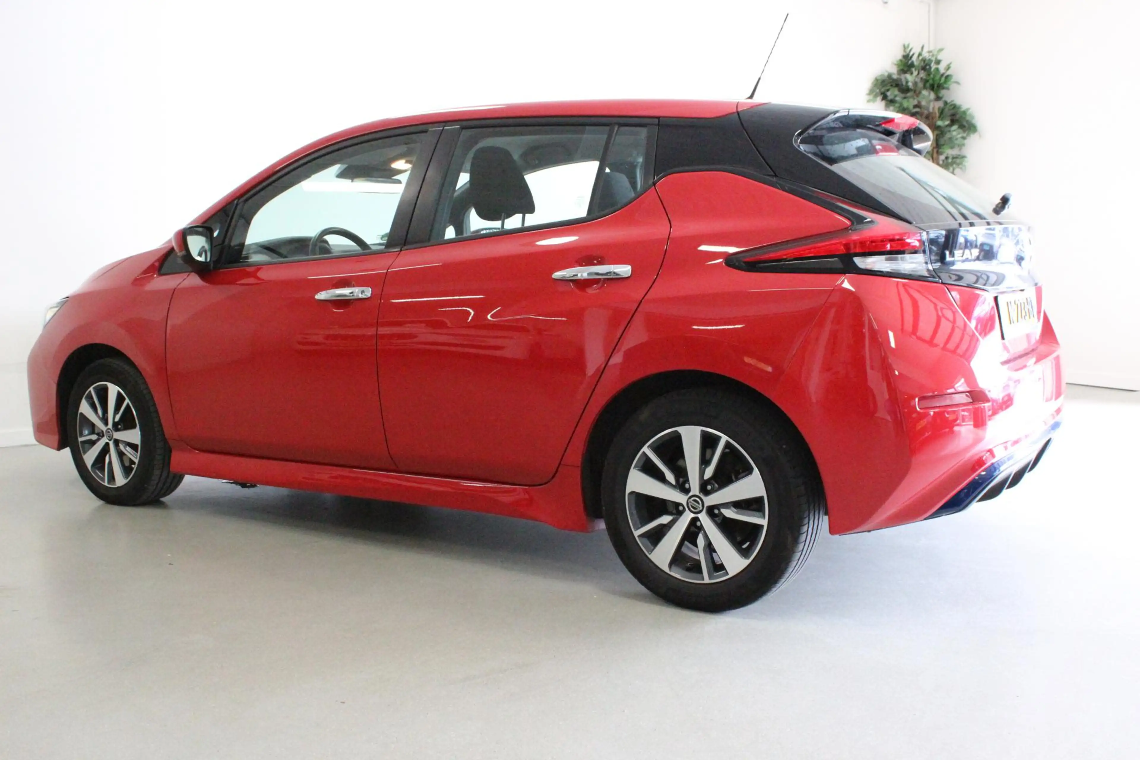 Nissan Leaf Acenta 40 kWh | NL-AUTO+N.A.P! | CARPLAY | 16'LMV — photo 6