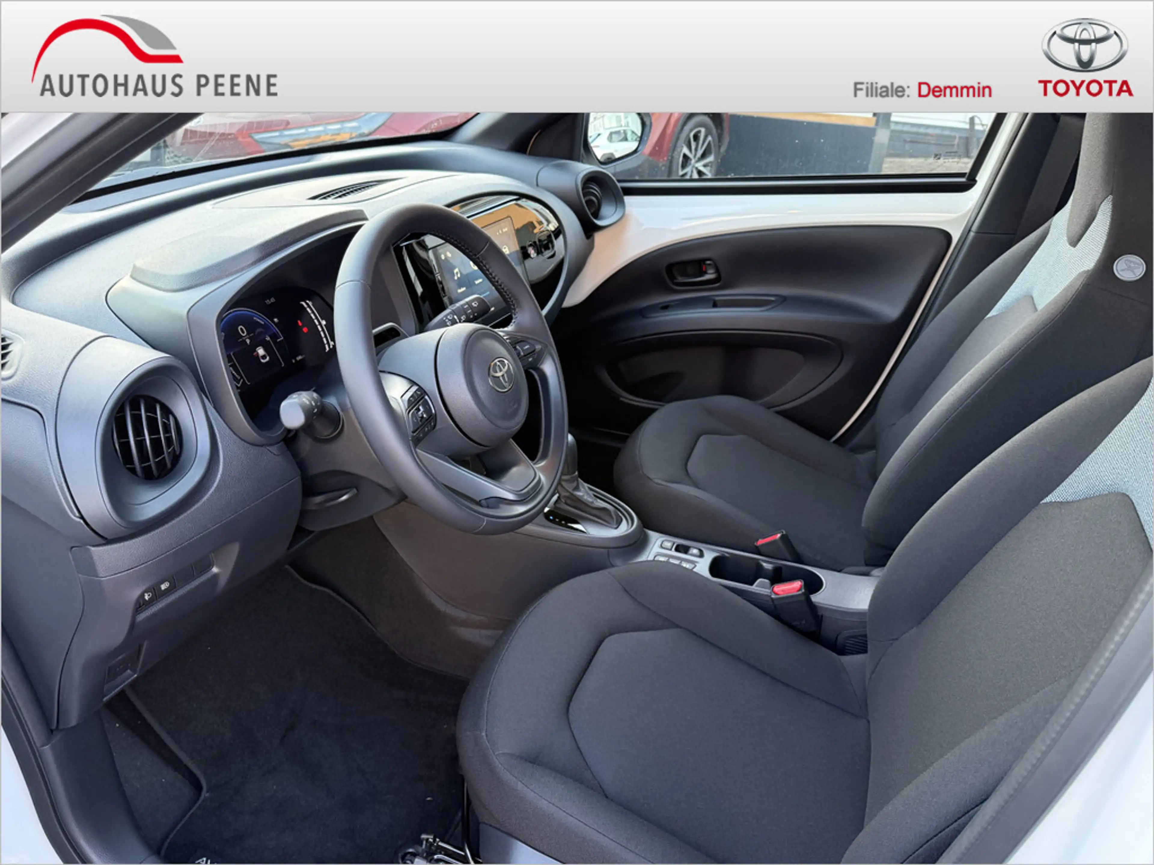 Toyota Aygo X 1.5 Hybrid Pure — photo 14