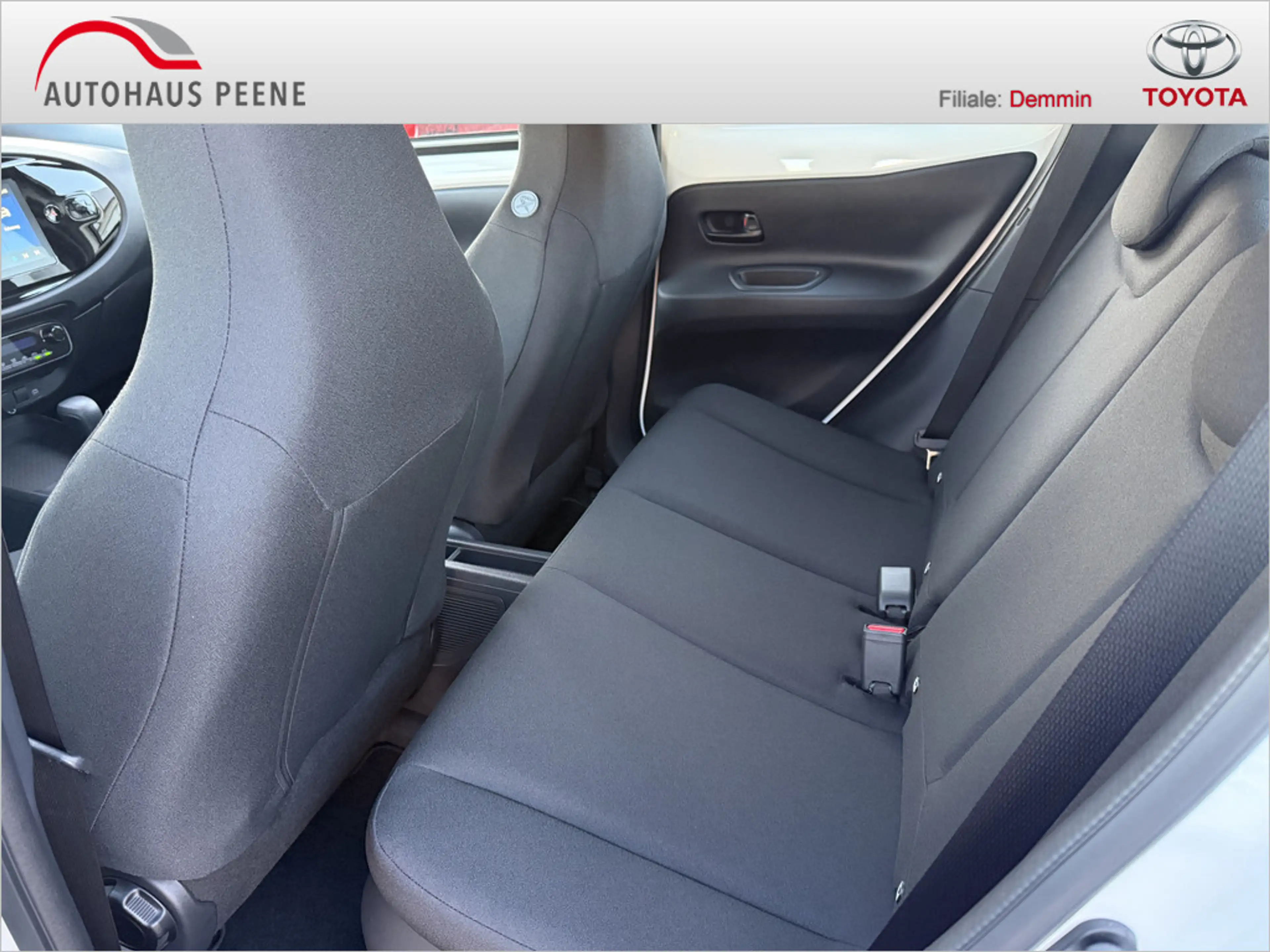 Toyota Aygo X 1.5 Hybrid Pure — photo 13