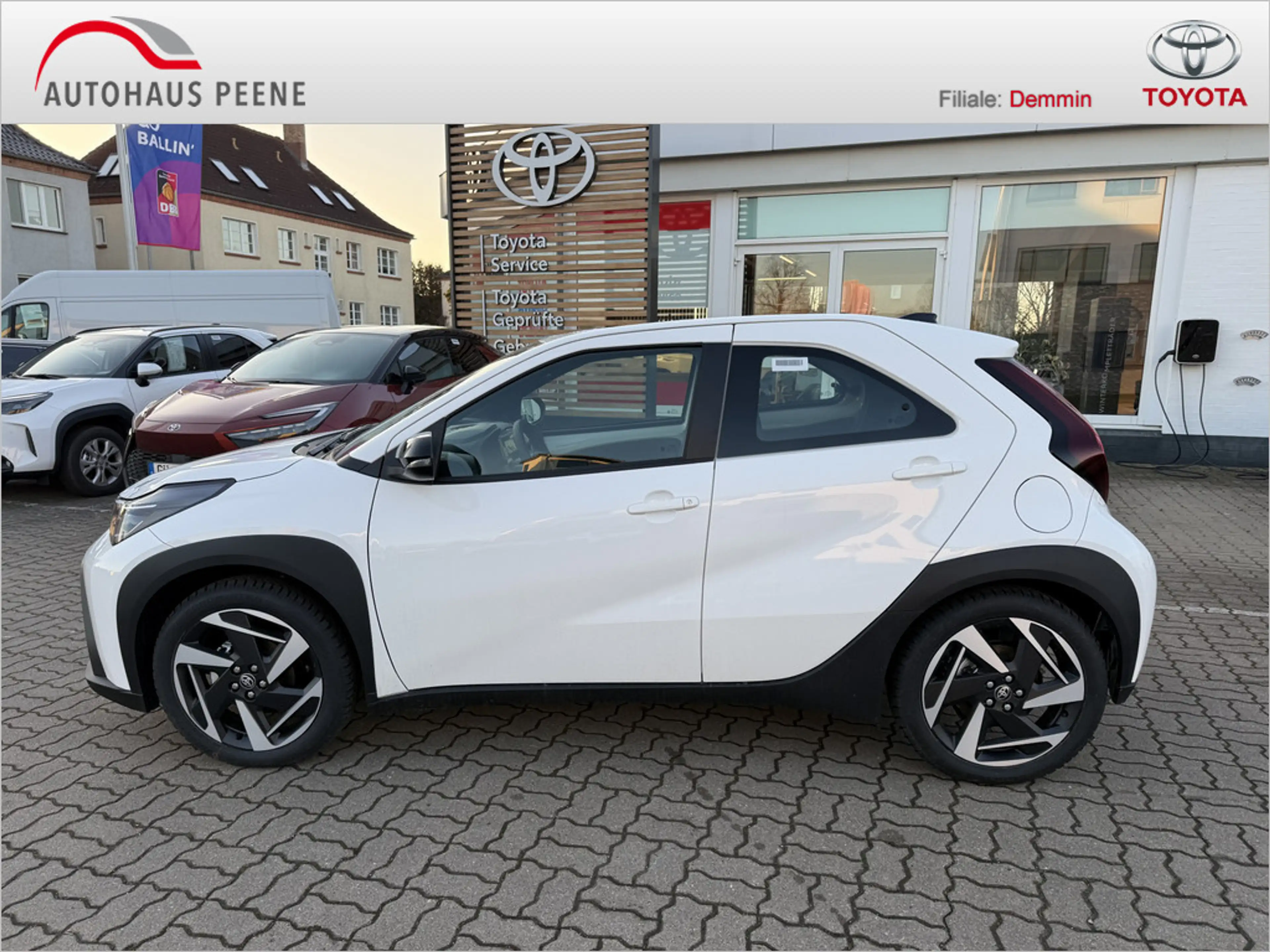 Toyota Aygo X 1.5 Hybrid Pure — photo 3