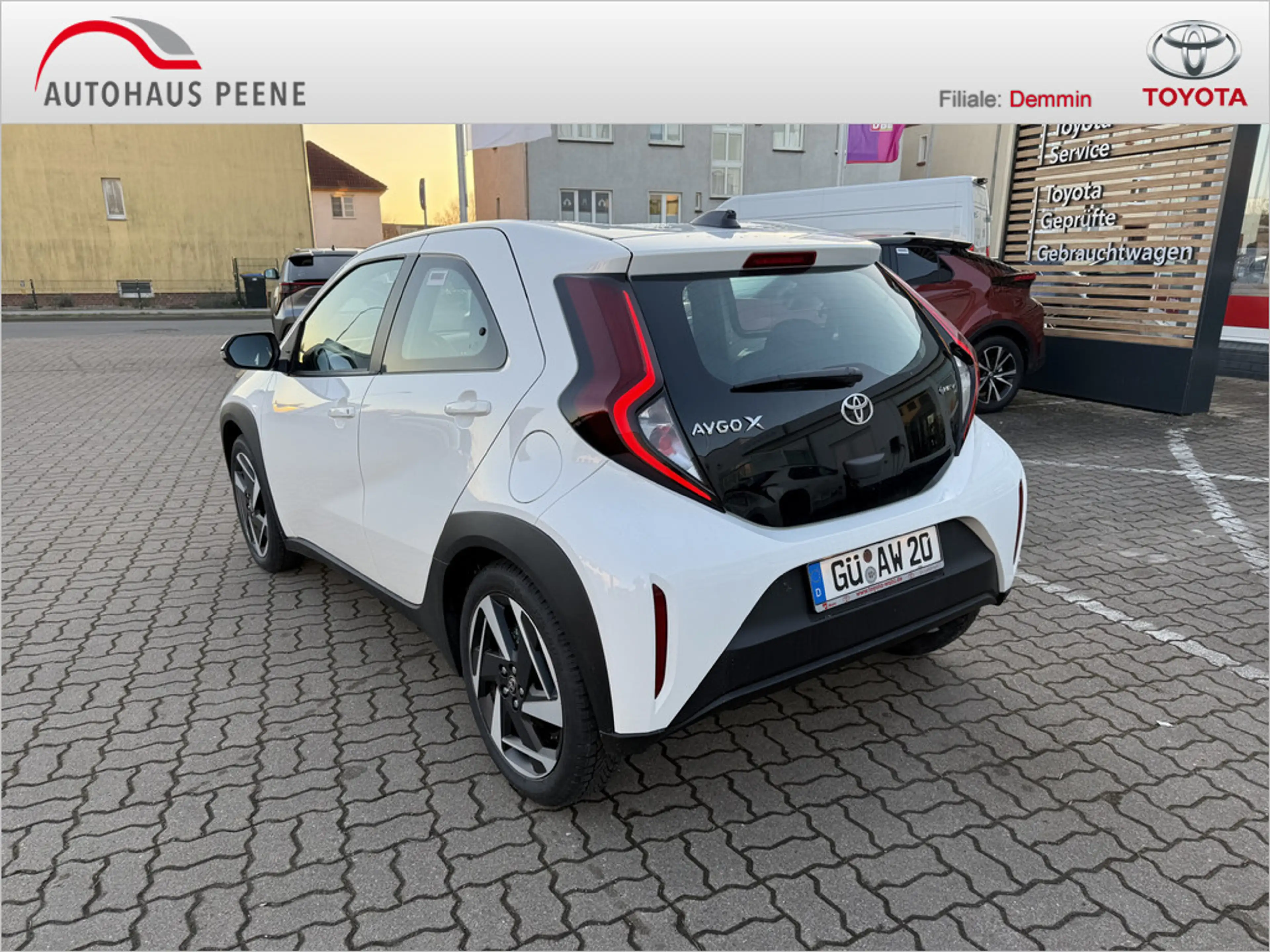 Toyota Aygo X 1.5 Hybrid Pure — photo 2