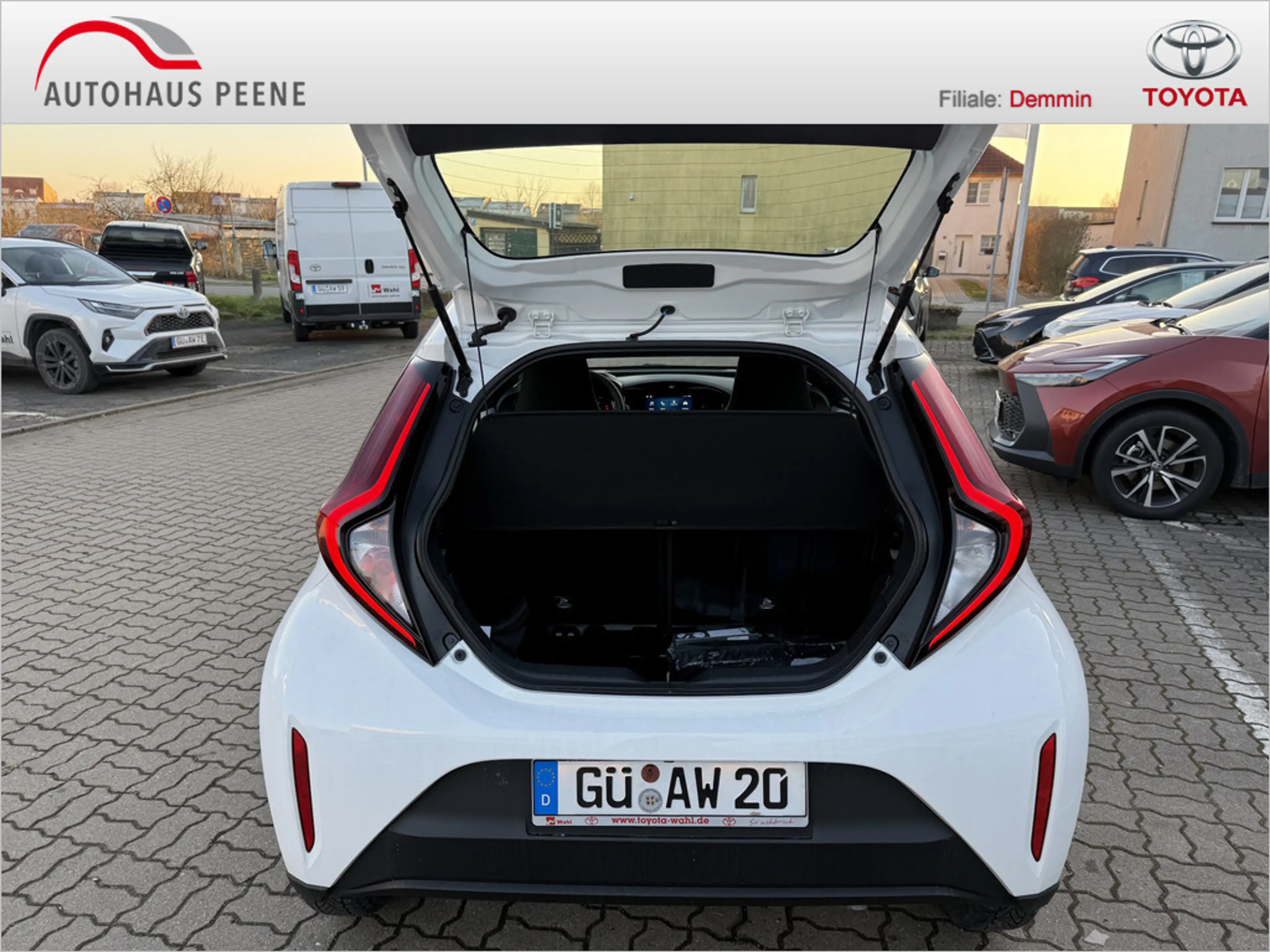 Toyota Aygo X 1.5 Hybrid Pure — photo 12