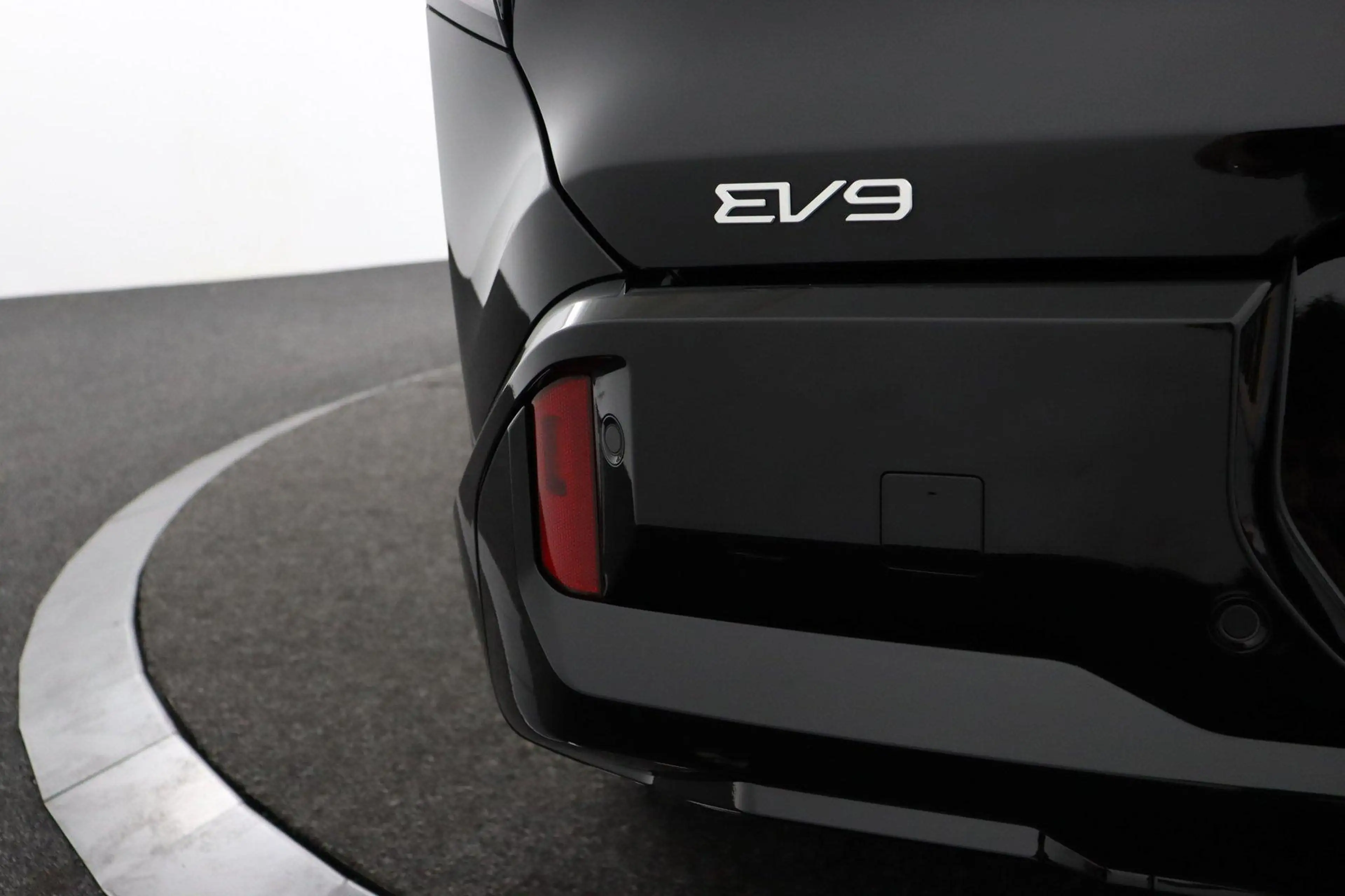 Kia EV9 GT-Line AWD 99.8 kWh |NAP|BTW|PANO — photo 40