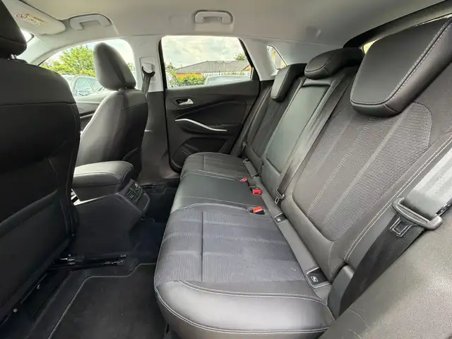 Opel Grandland X view 11