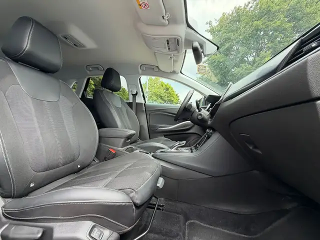 Opel Grandland X view 10