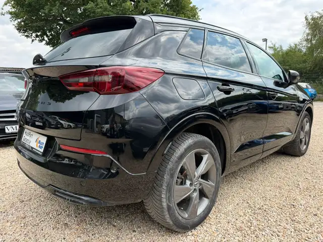 Opel Grandland X view 4