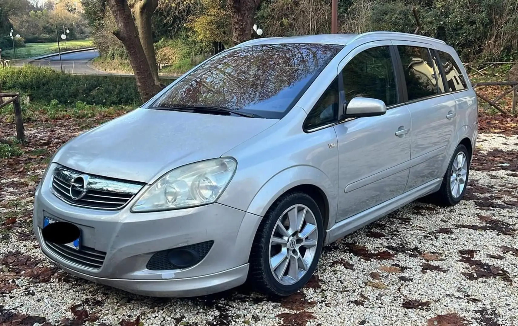 Opel Zafira 7 Posti 1.9 cdti Cosmo 150cv Anno 2008 Argento - 1