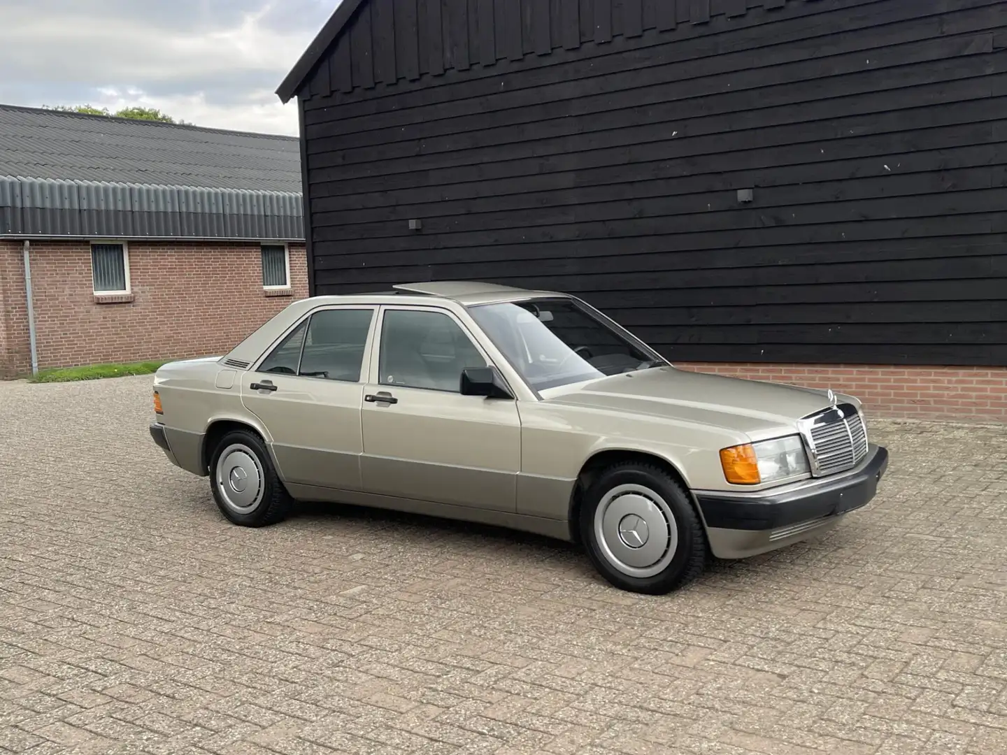Mercedes-Benz 190 D , 41.000km in nieuwstaat Grijs - 2