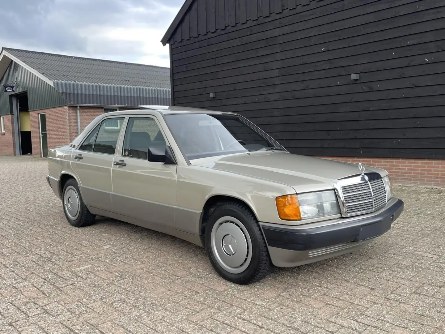 Mercedes-Benz 190 D , 41.000km in nieuwstaat Grijs - 1