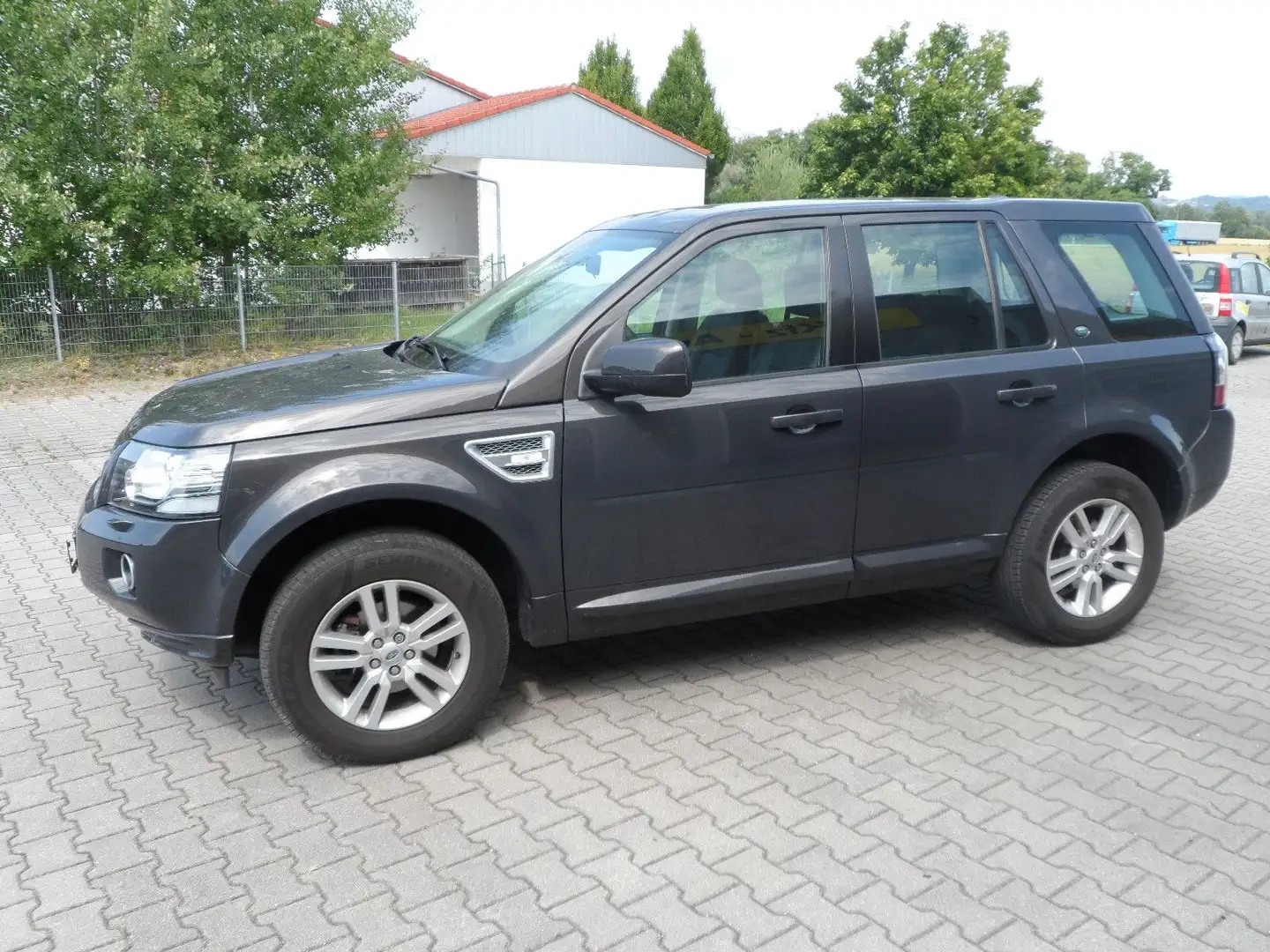 Land Rover Freelander 2 SE TD4/AHK/Xenon/Navi/Top Zustand Grigio - 2