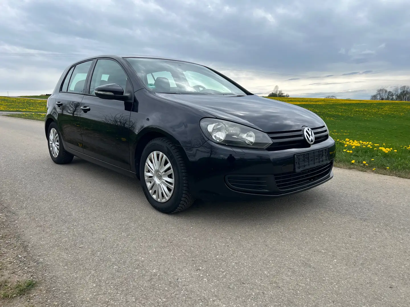 Volkswagen Golf Trendline TÜV NEU / Anhängerkupplung/Sitzhei Noir - 1