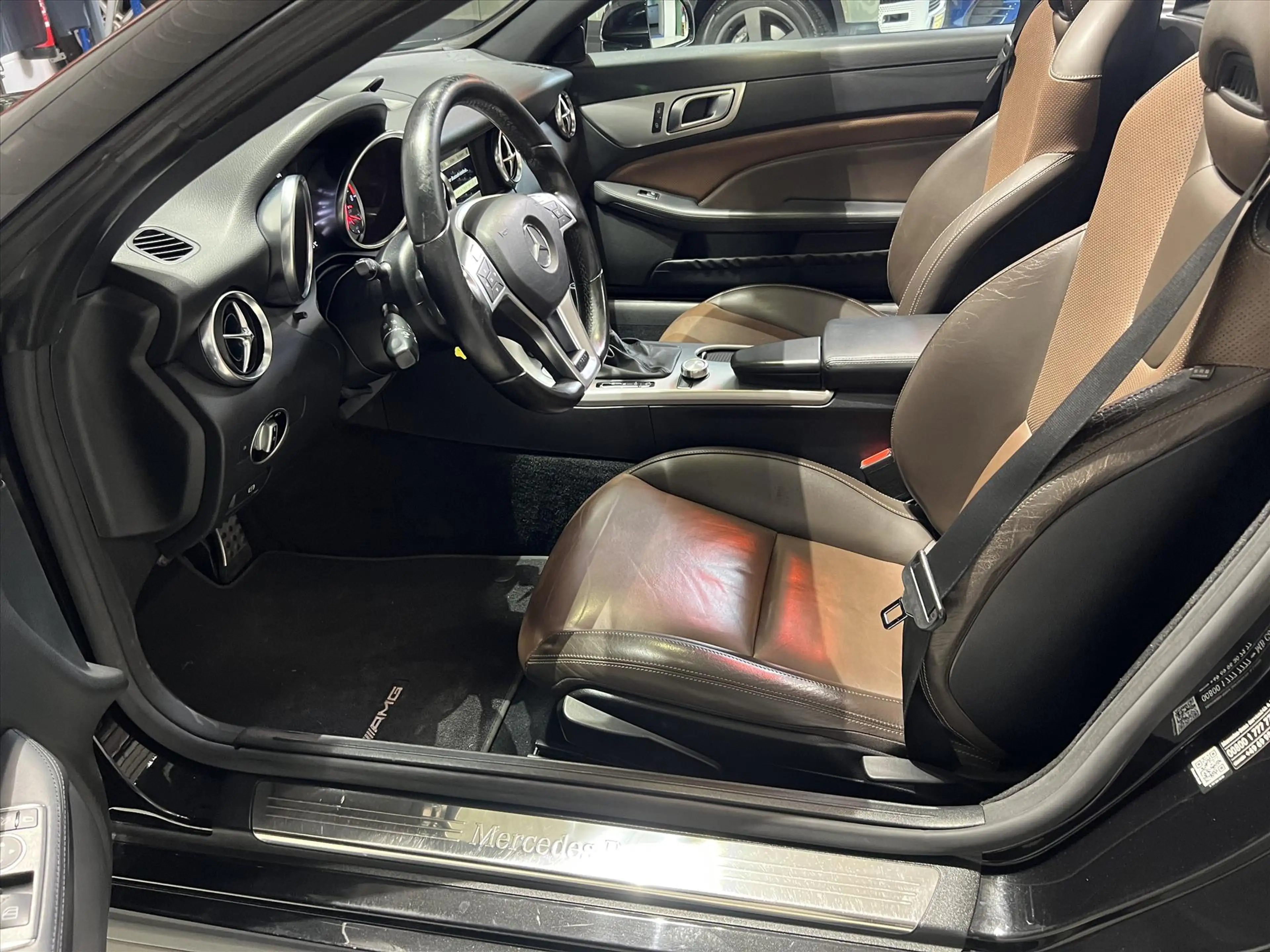 Mercedes-Benz SLK 200 SLK200 AMG AUT7, airscarf, Pano, top-staat — photo 14