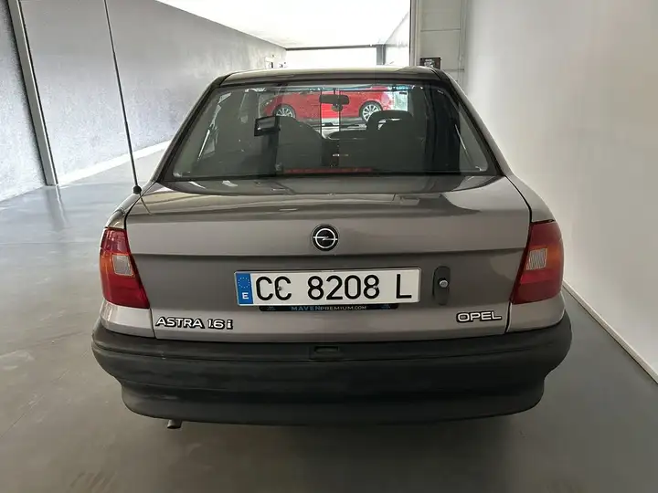 Opel Astra 1992, foto 10