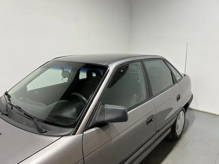 Opel Astra 1992, foto 6